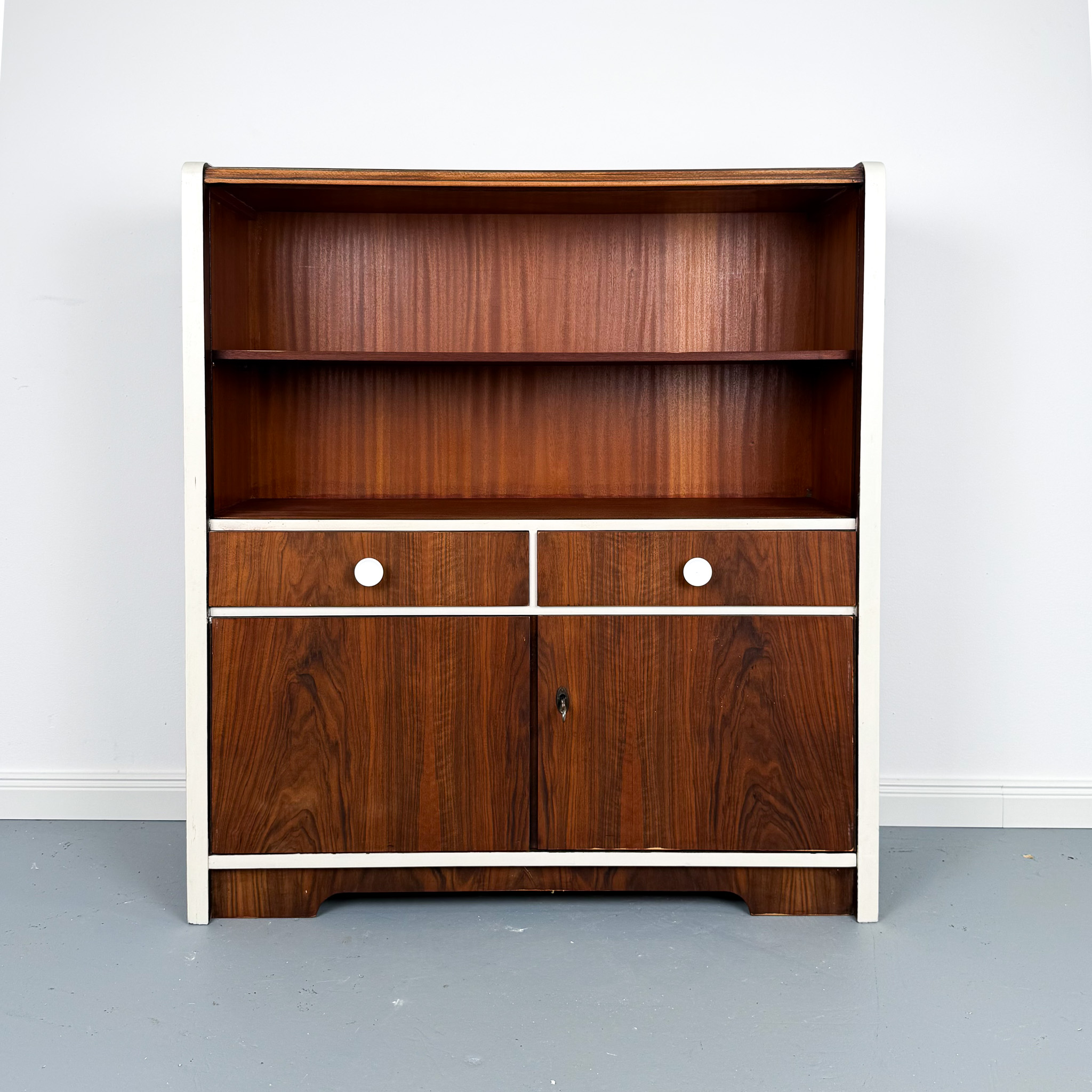 Stilvolle Kommode von WK Möbel