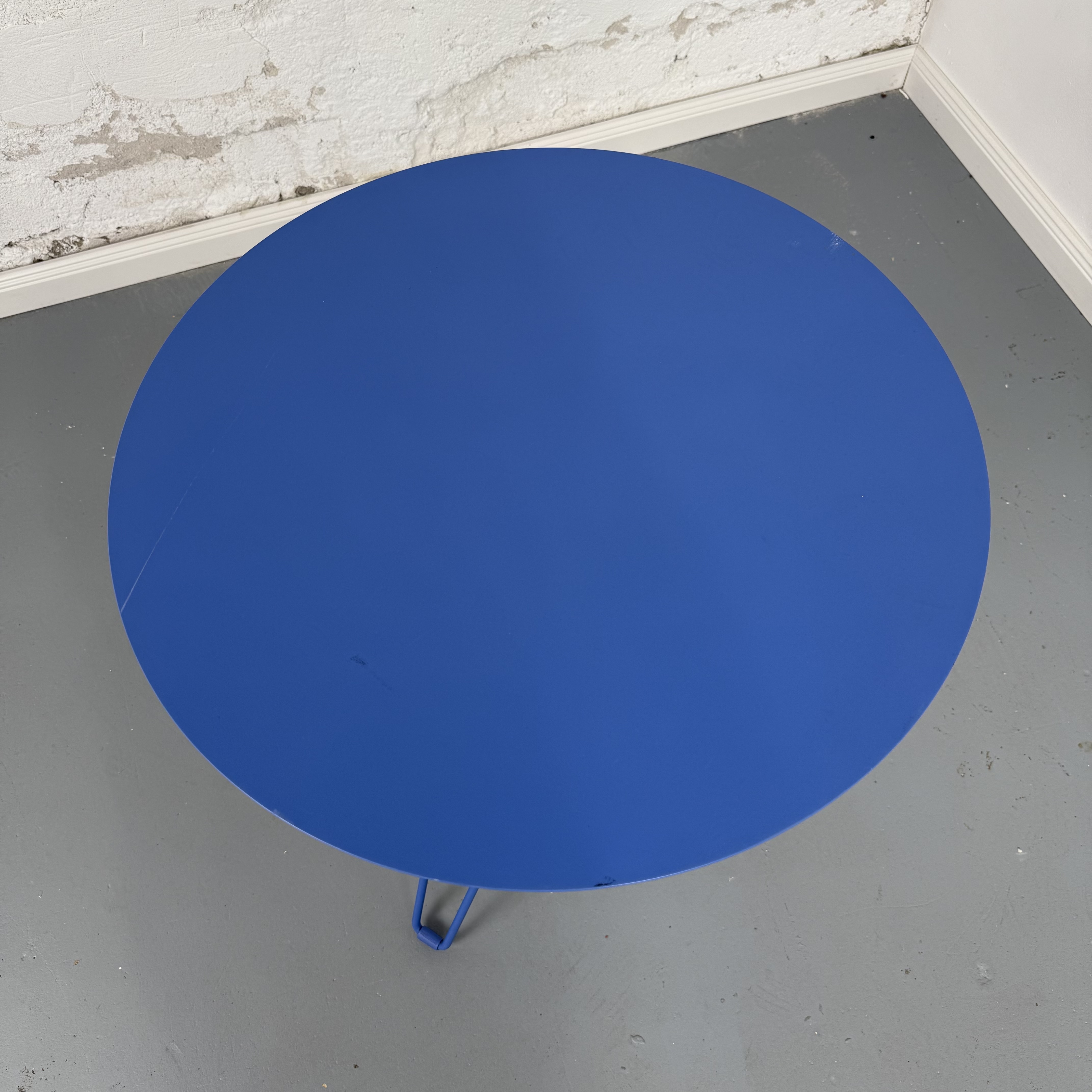 Tio Table von Massproductions