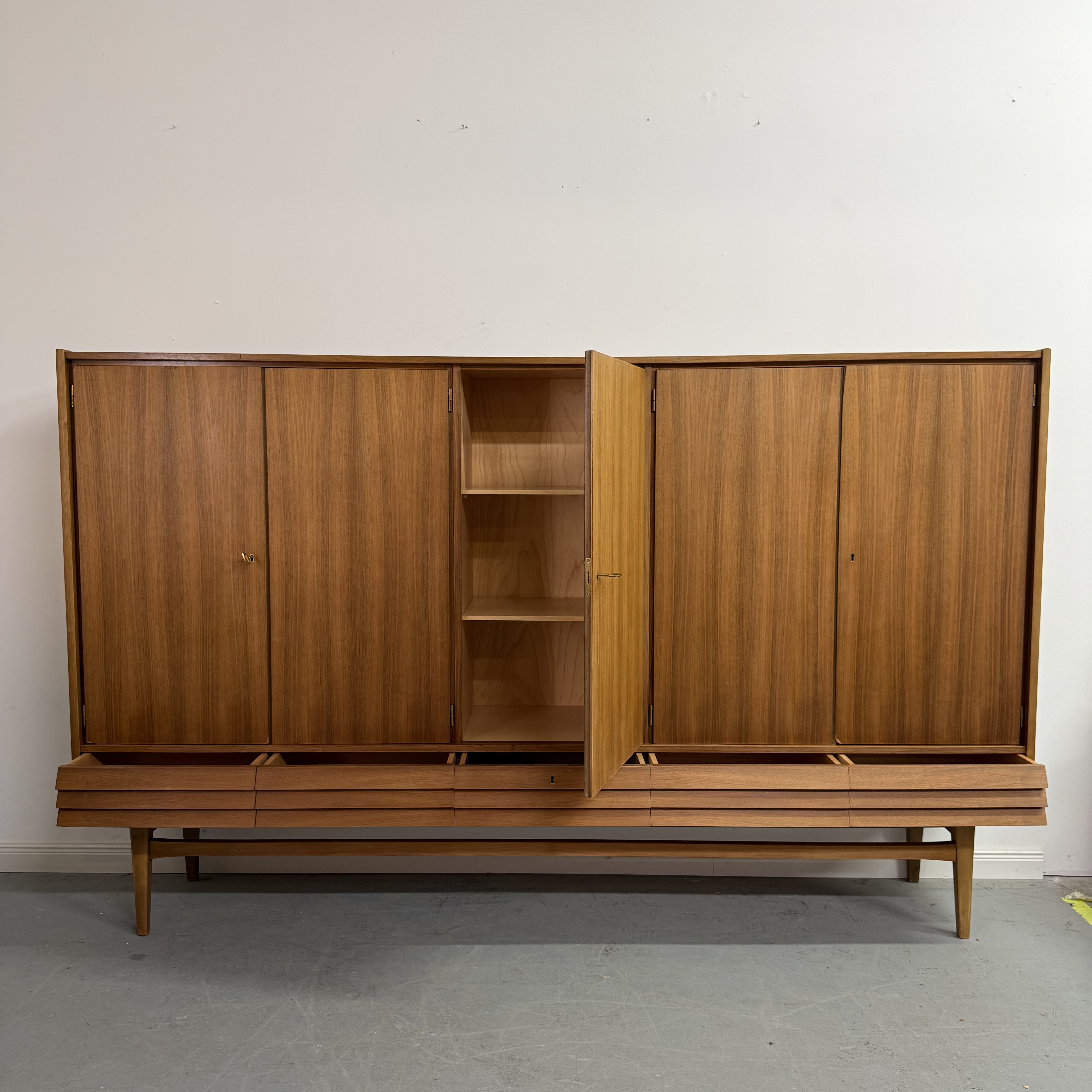 wunderschönes 60er Jahre Highboard