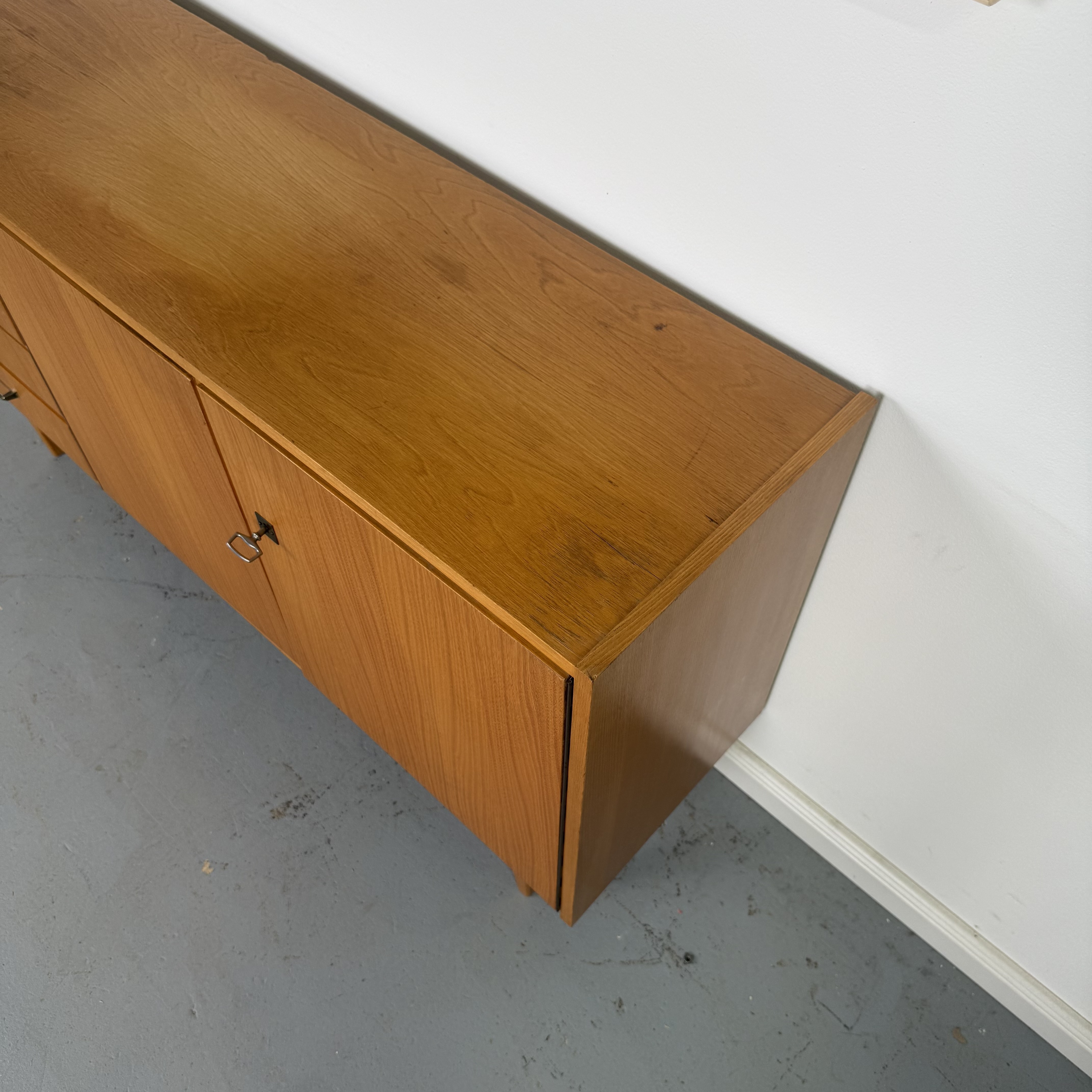 kompaktes 60er Jahre Sideboard