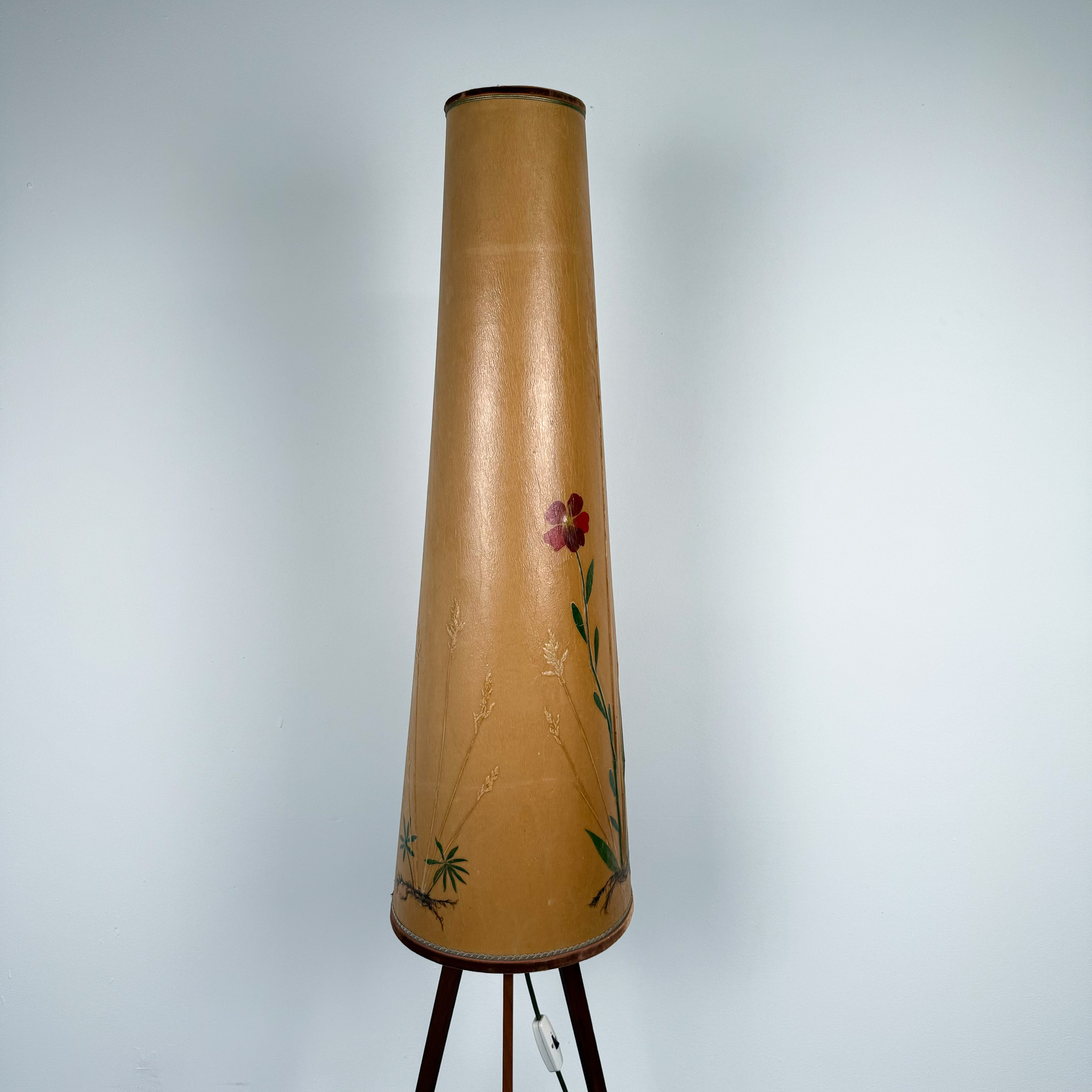 Vintage Dreibein-Stehlampe mit floralem Schirm