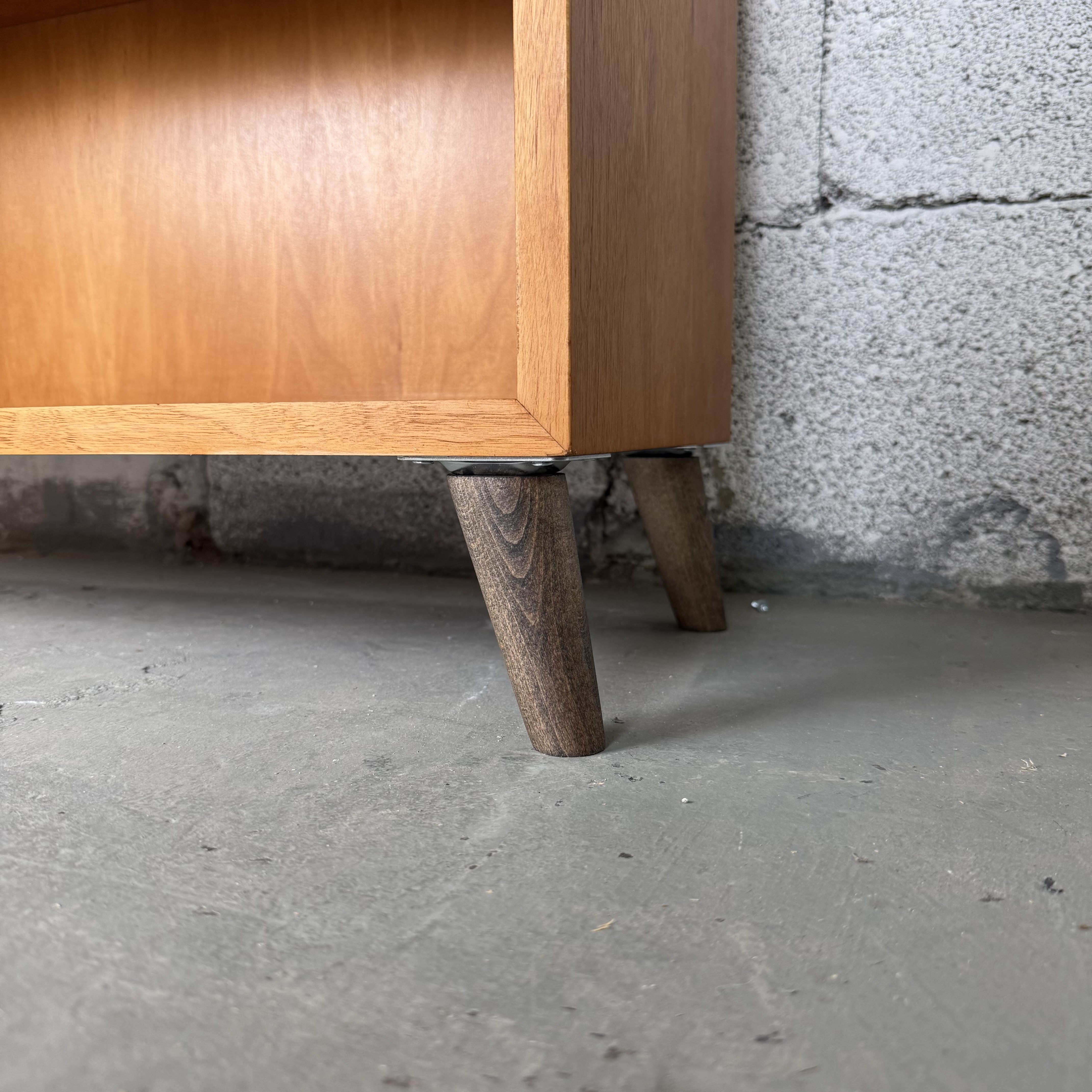 süße offene Kommode aus den 60er Jahren