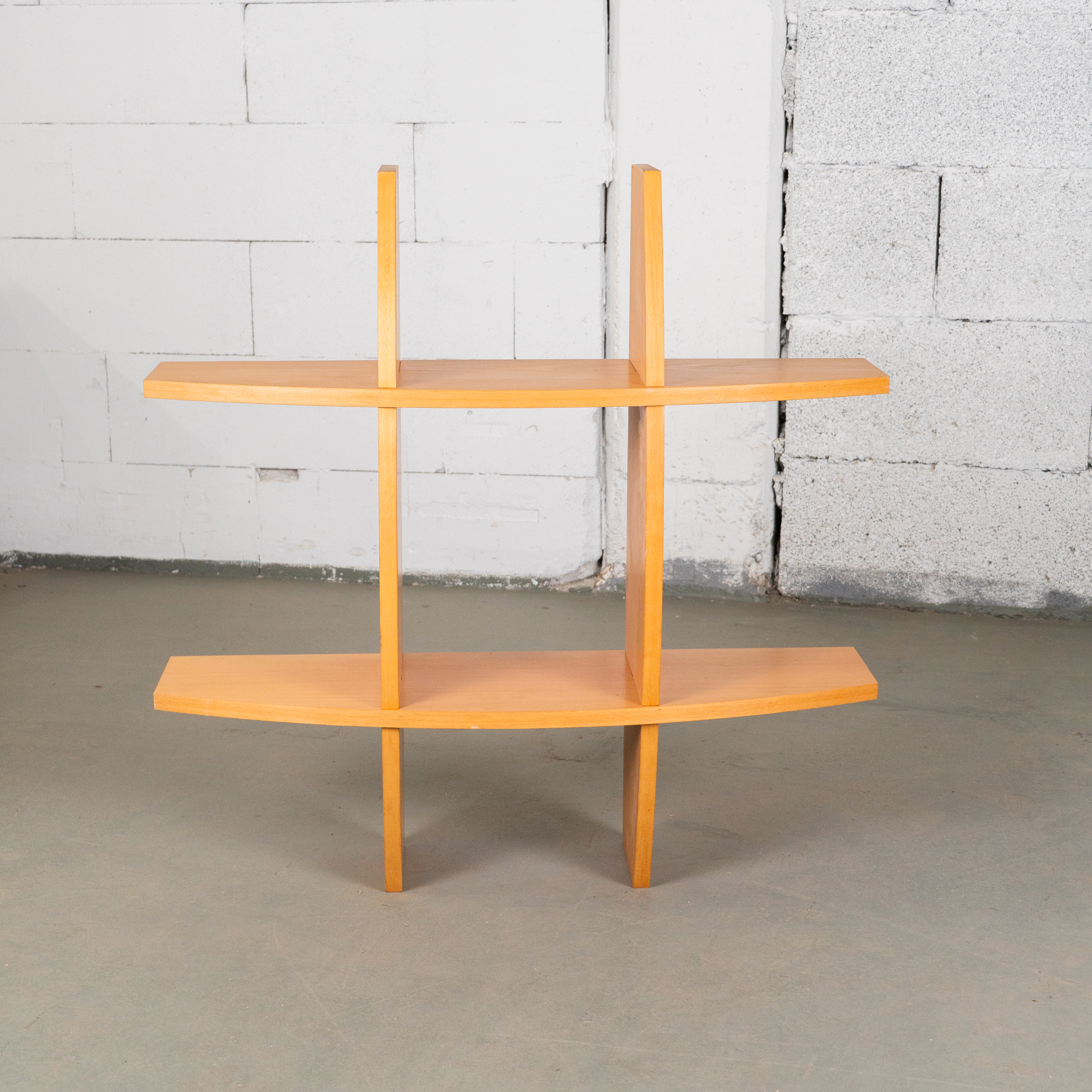 Vintage Regal aus hellem Holz im Mid Century Stil