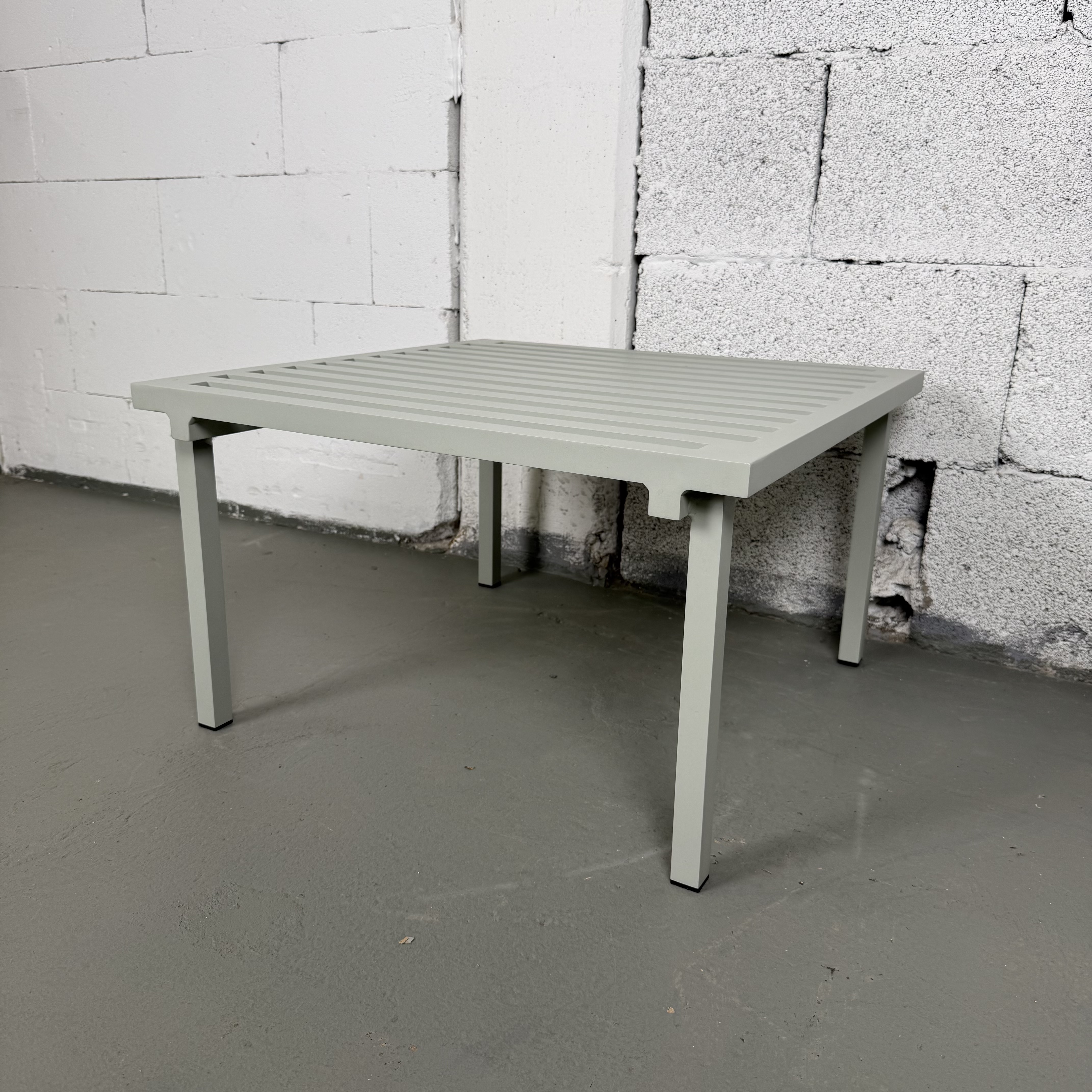 Nine 19 Outdoors Tisch