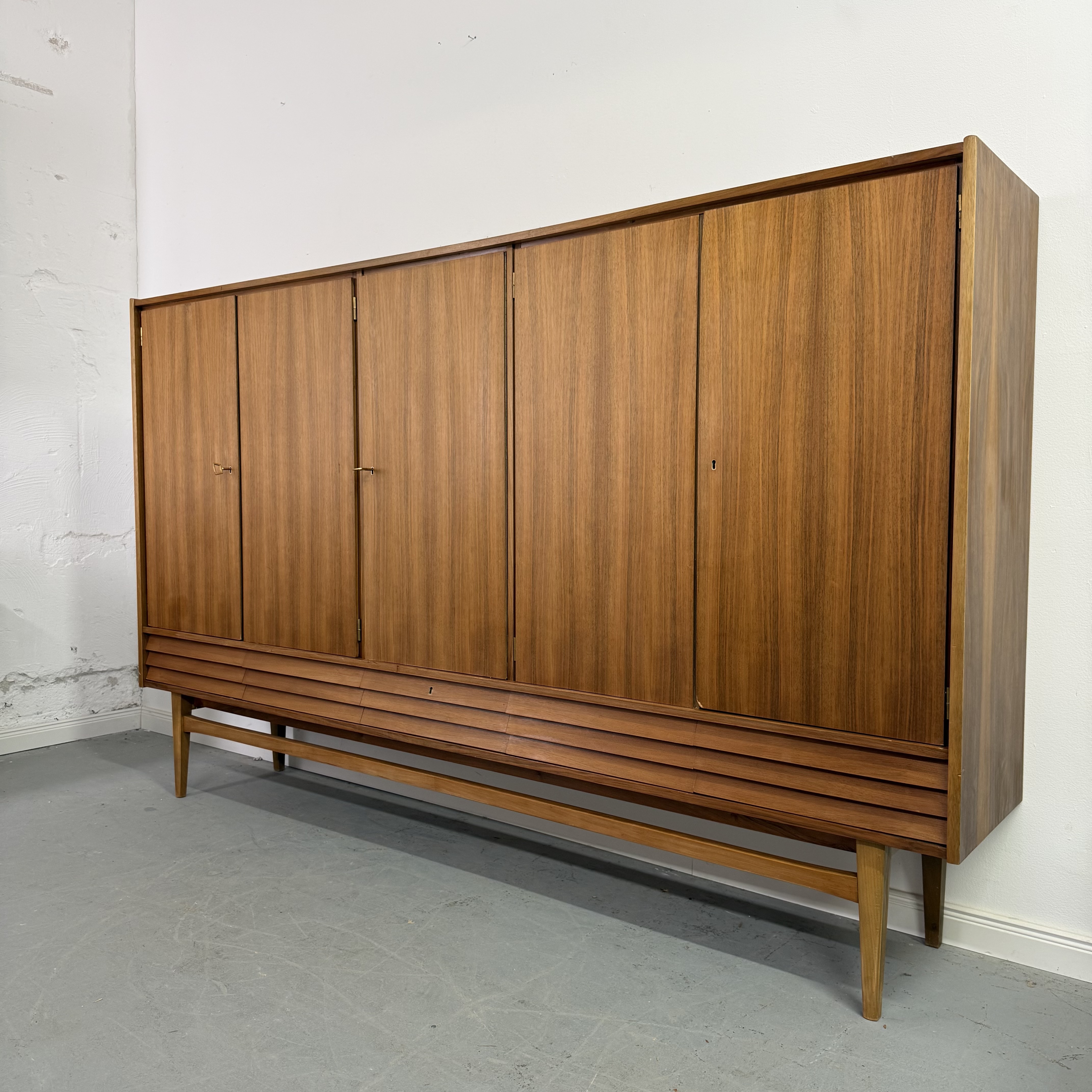 wunderschönes 60er Jahre Highboard