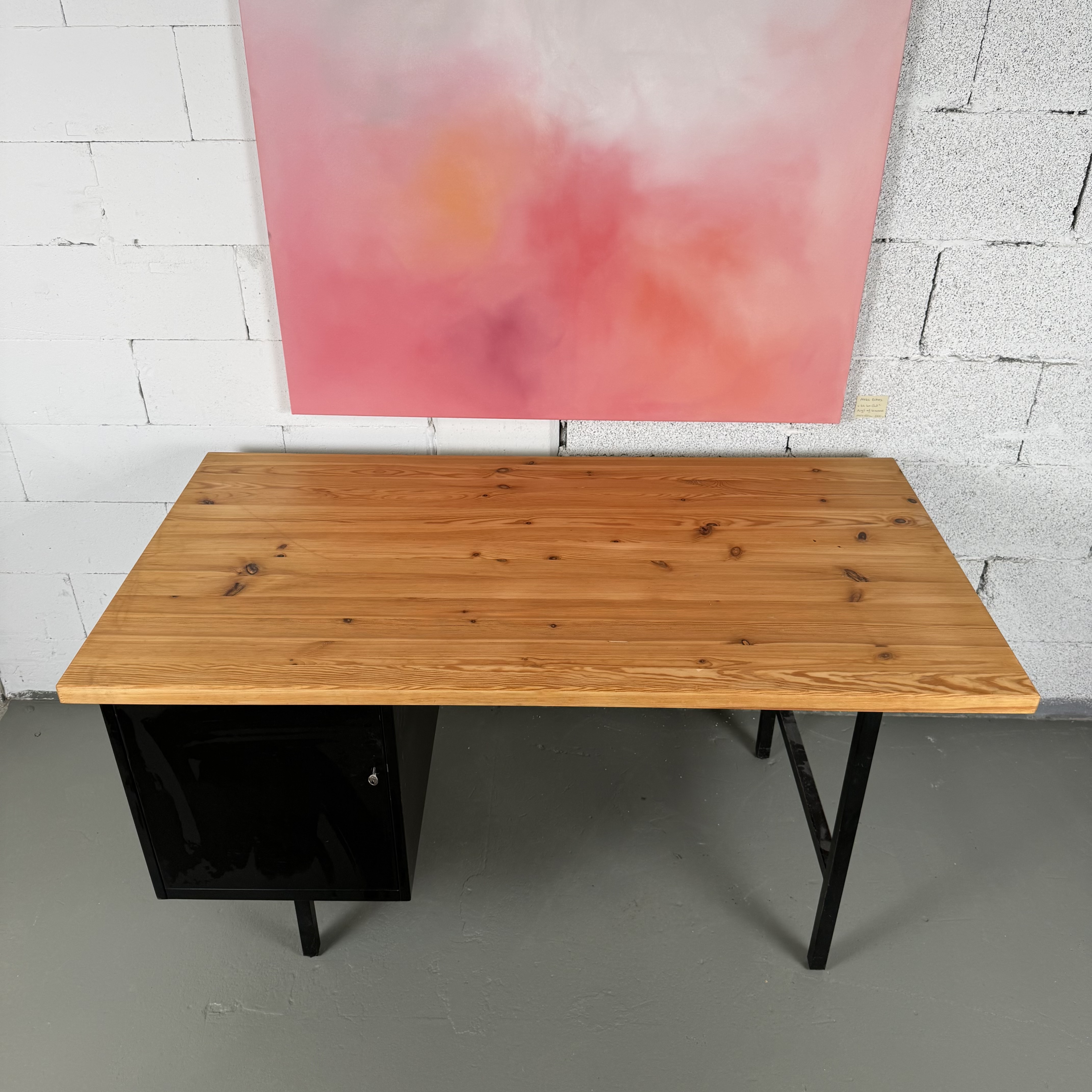 Schwarzer Bauhaus Schreibtisch aus Metall