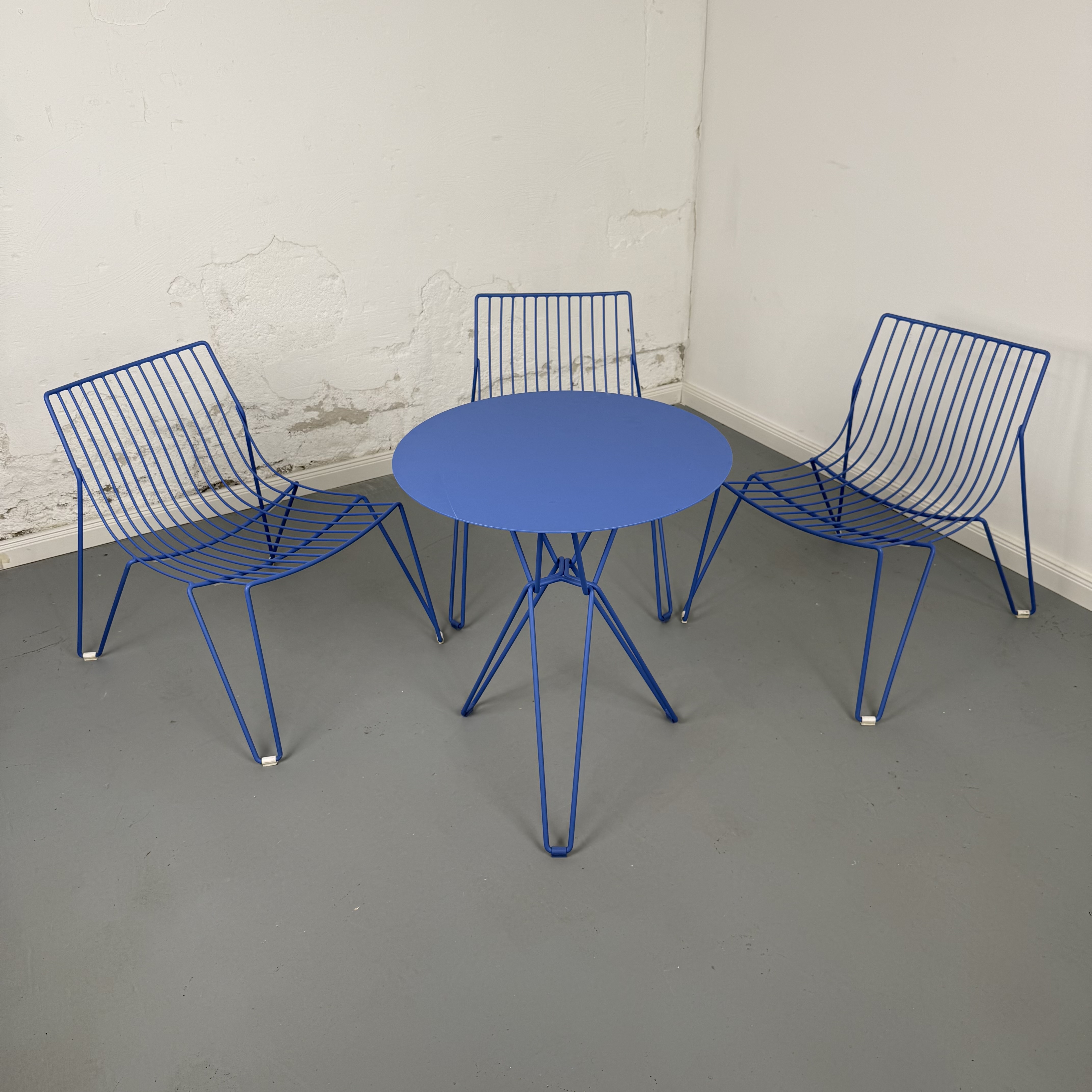 Tio Table von Massproductions