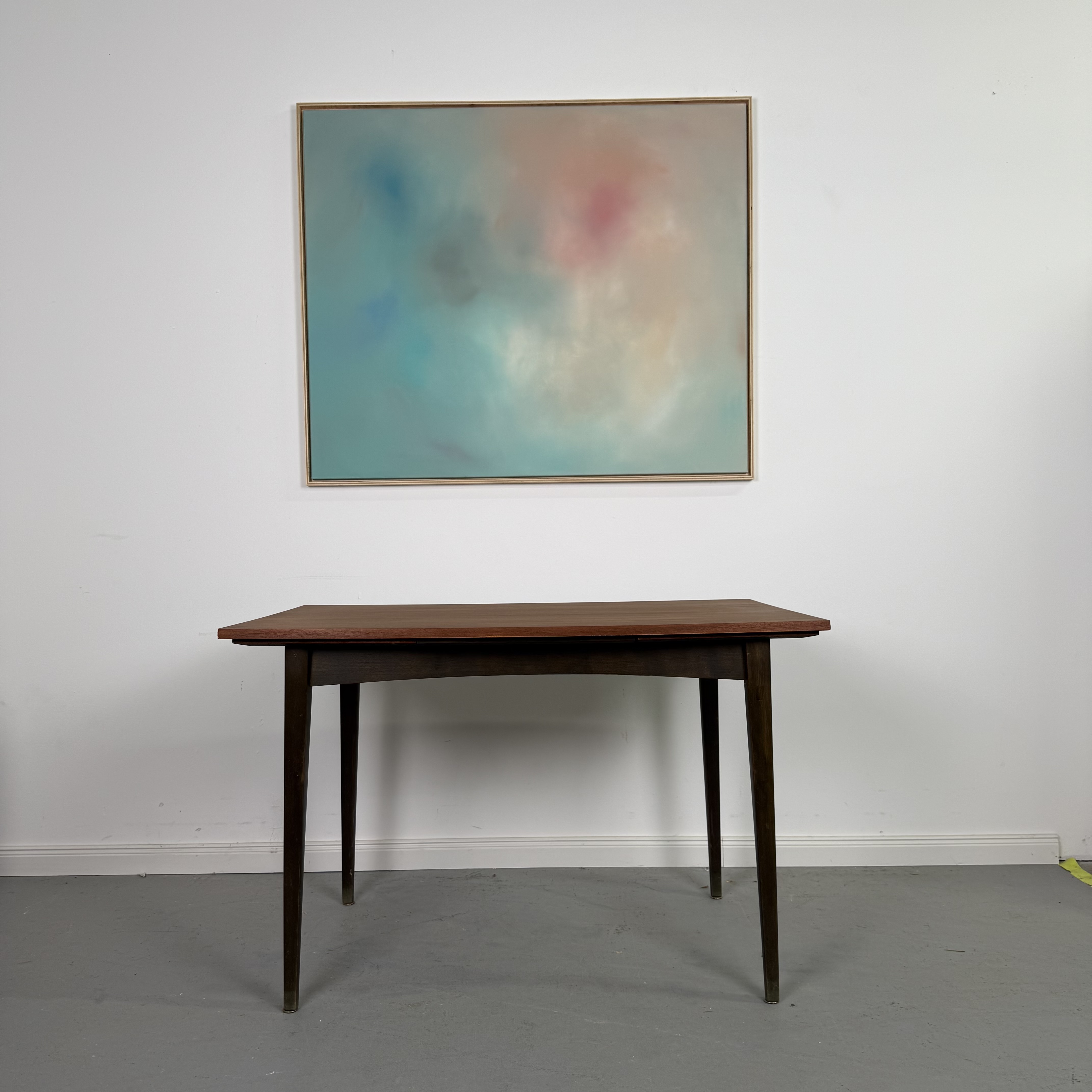 schicker dunkler 60er Jahre Tisch