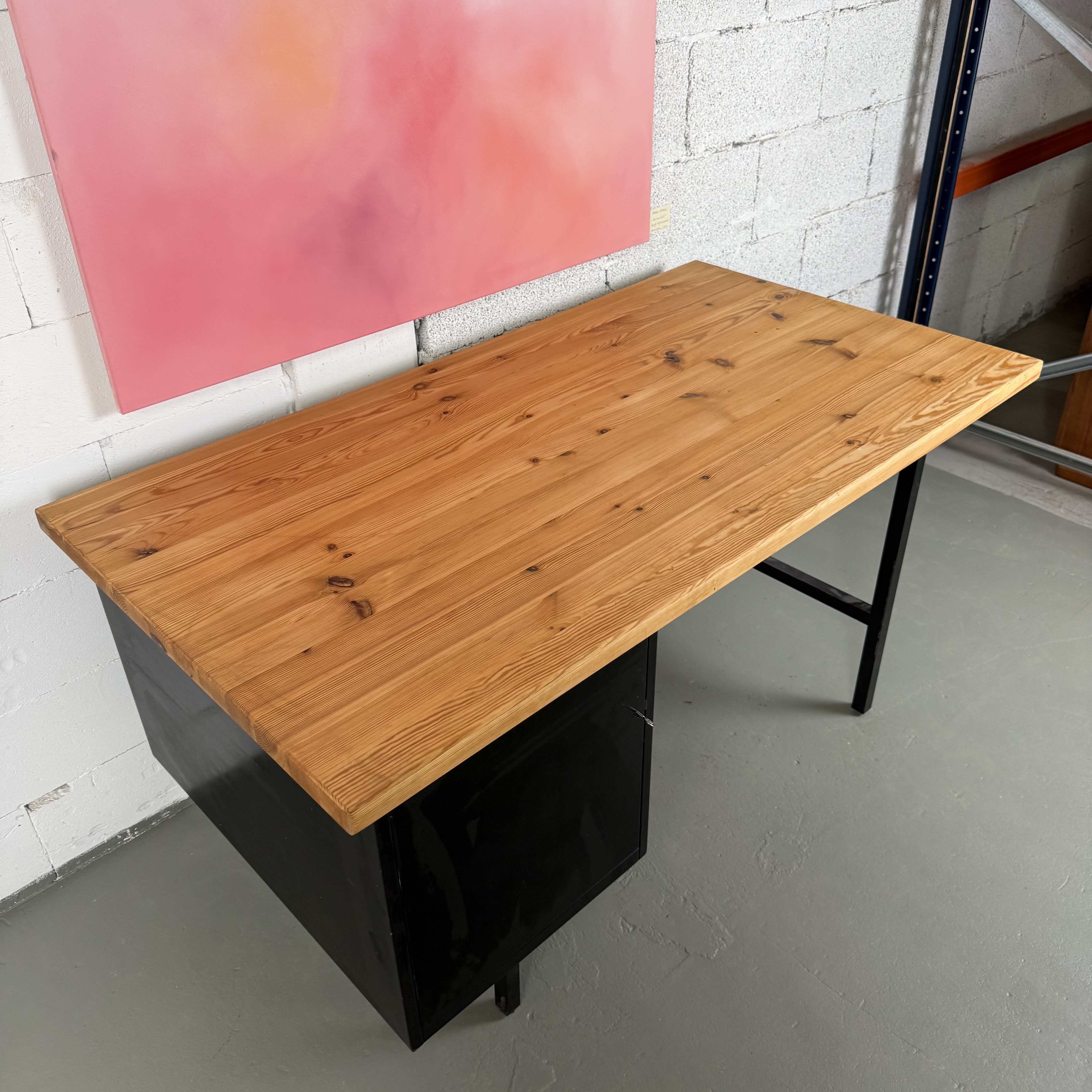 Schwarzer Bauhaus Schreibtisch aus Metall