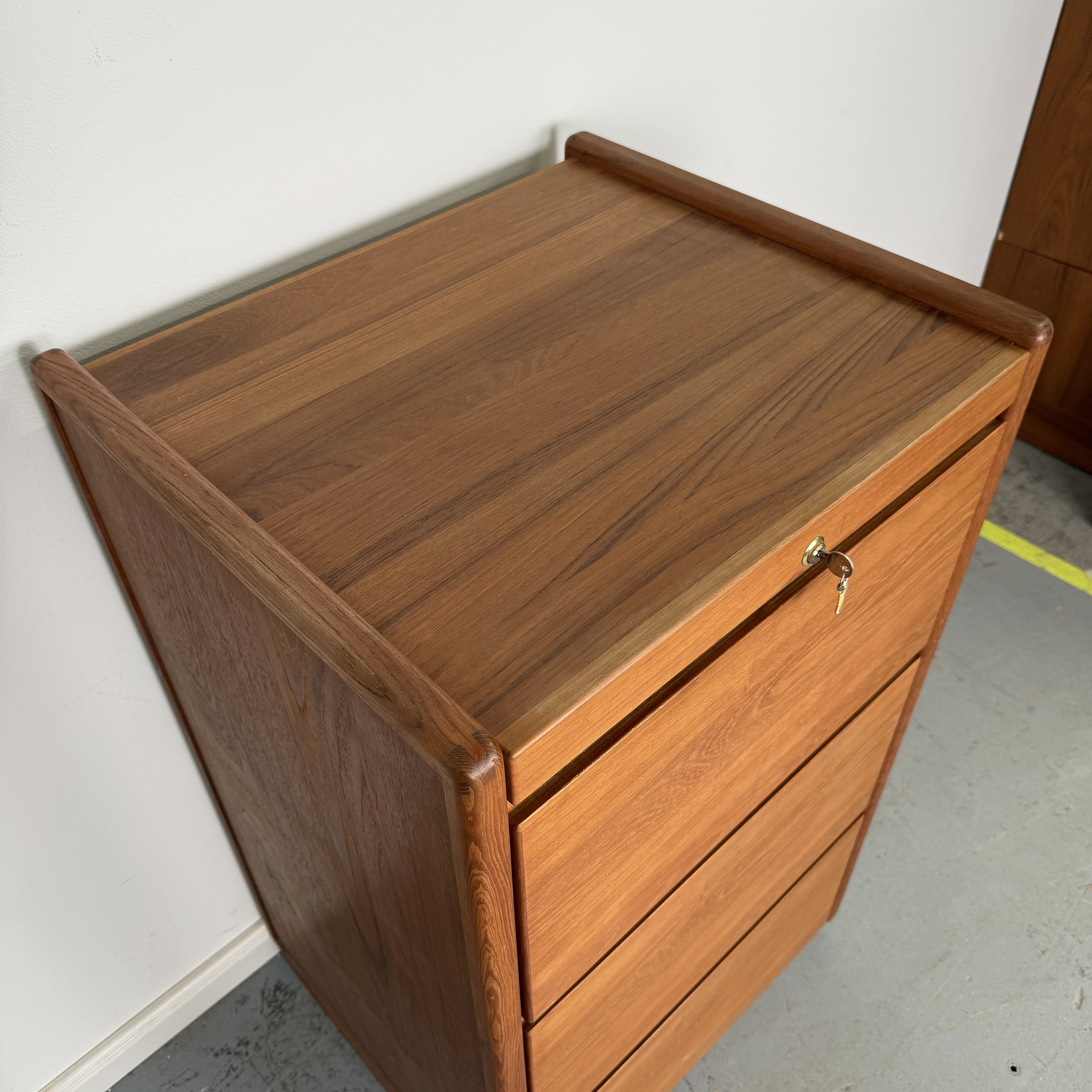 Teak Kommode aus den 1960er Jahren