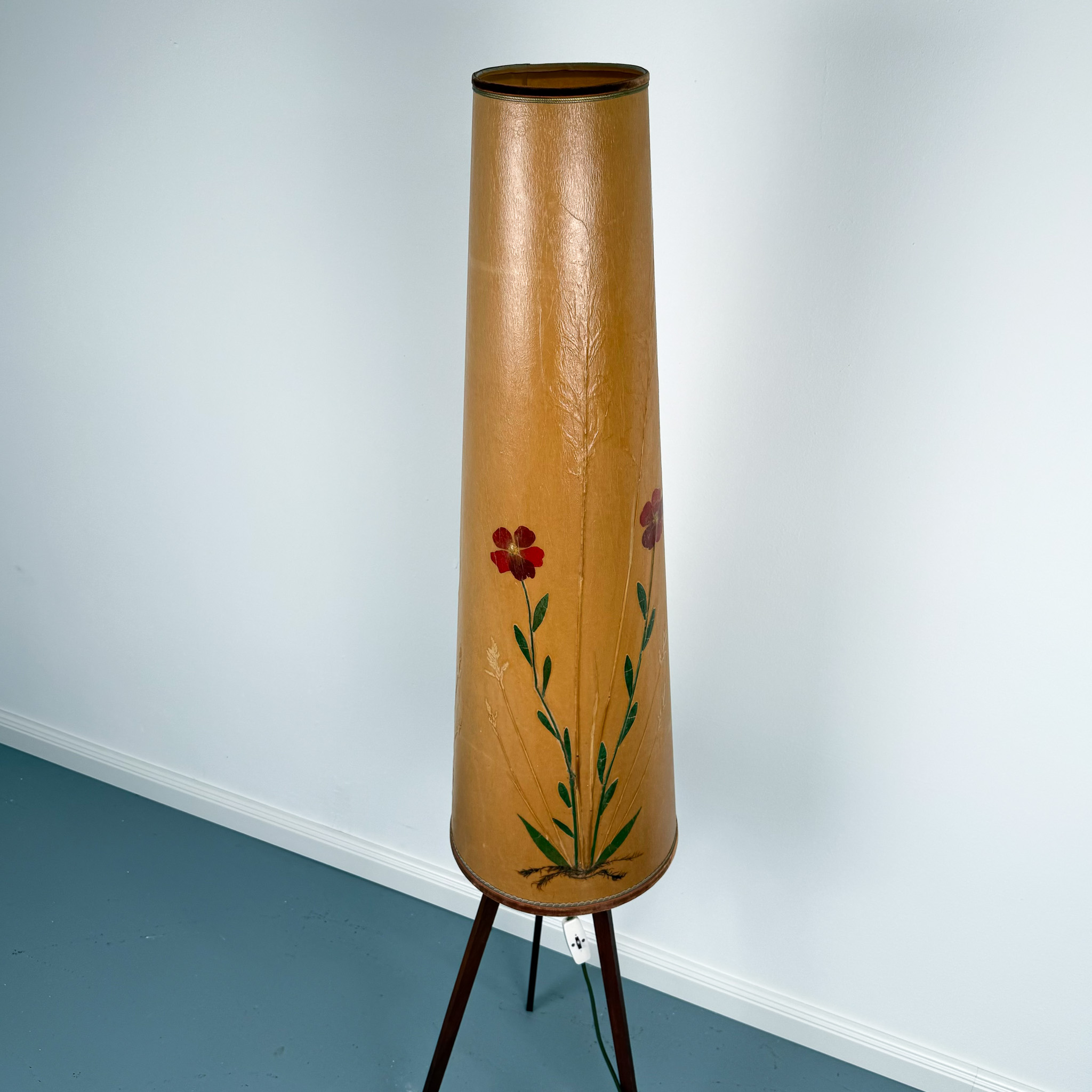 Vintage Dreibein-Stehlampe mit floralem Schirm