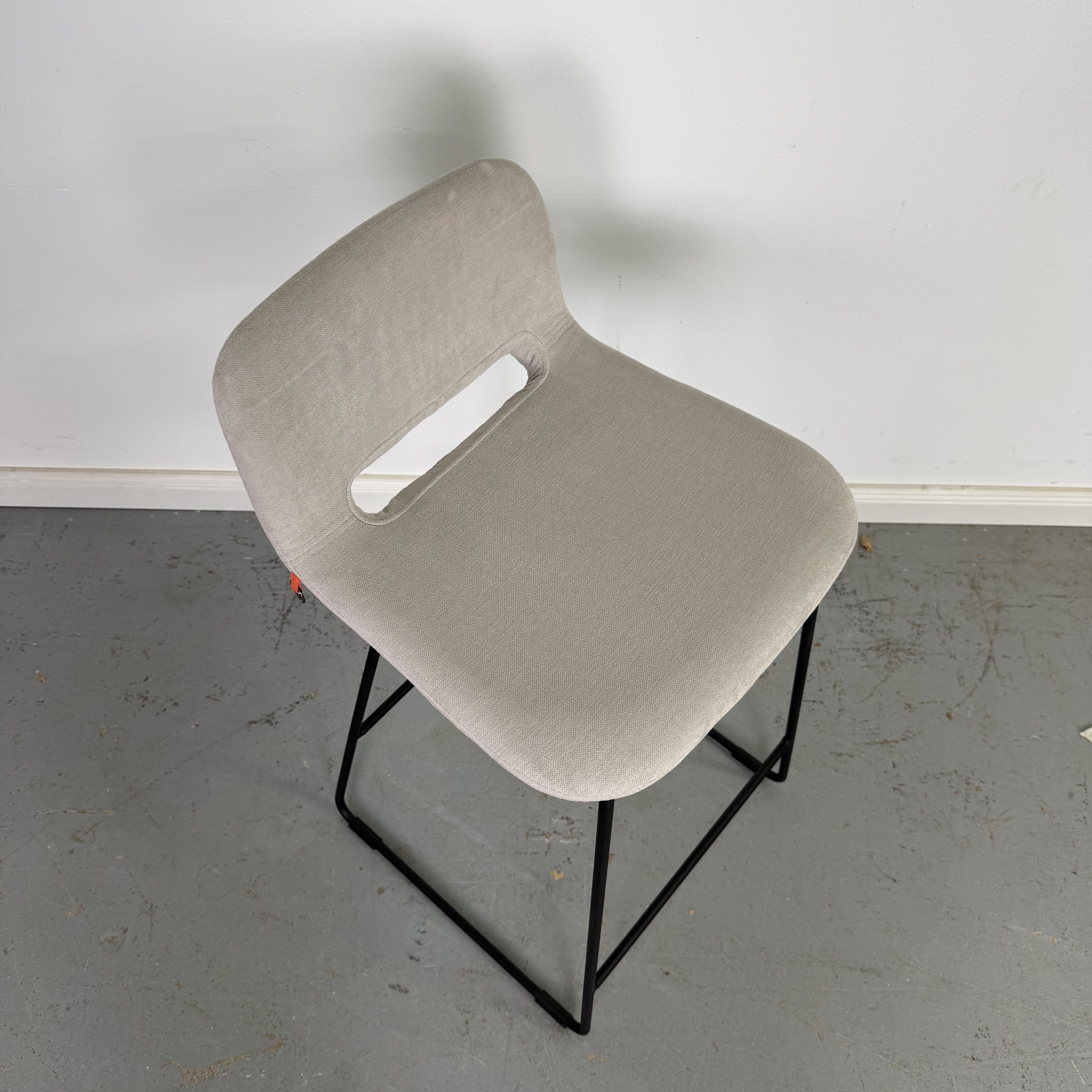 Barhocker Pamp C1610 in Mystic Beige von Mobitec