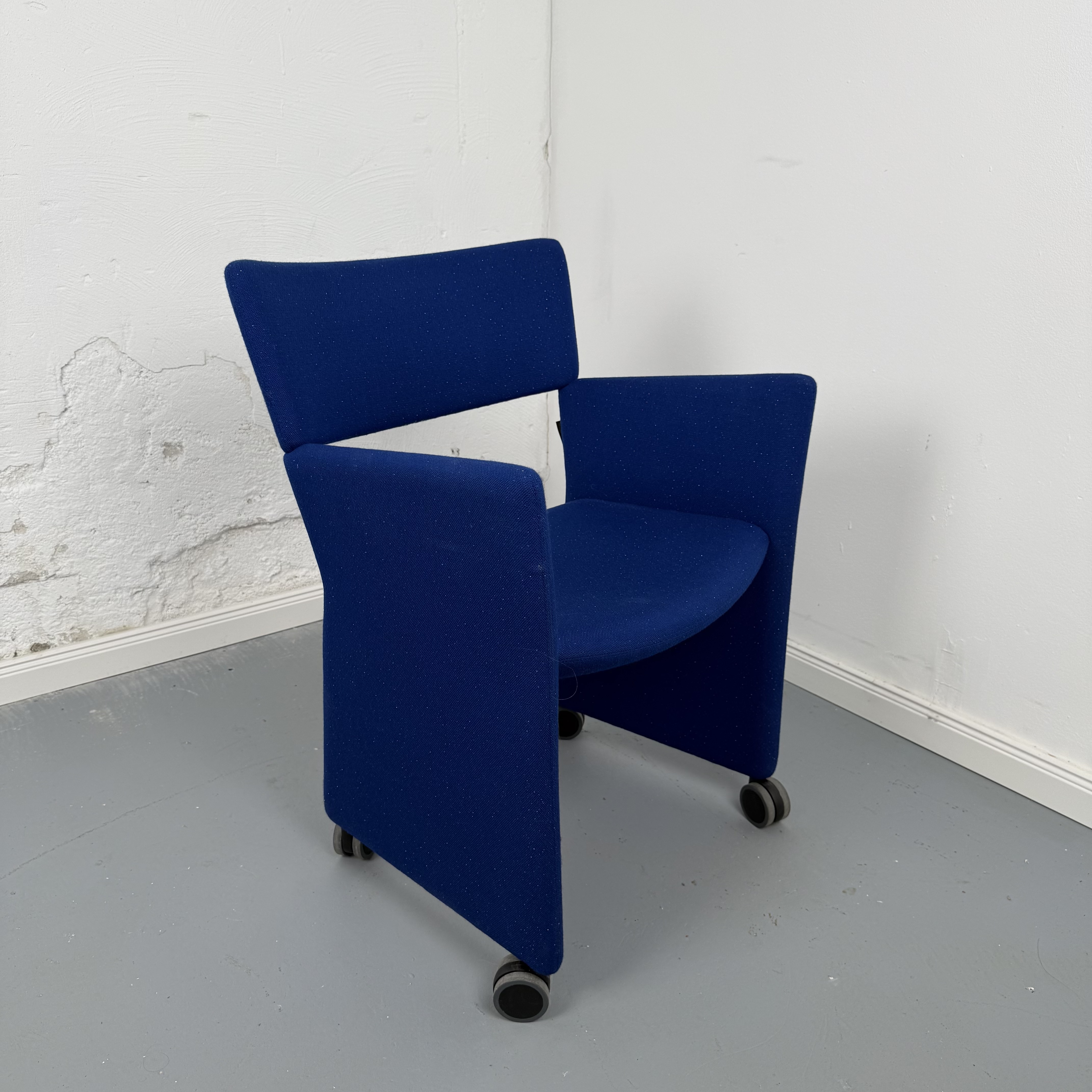 Crown Chair auf Rollen von Massproductions