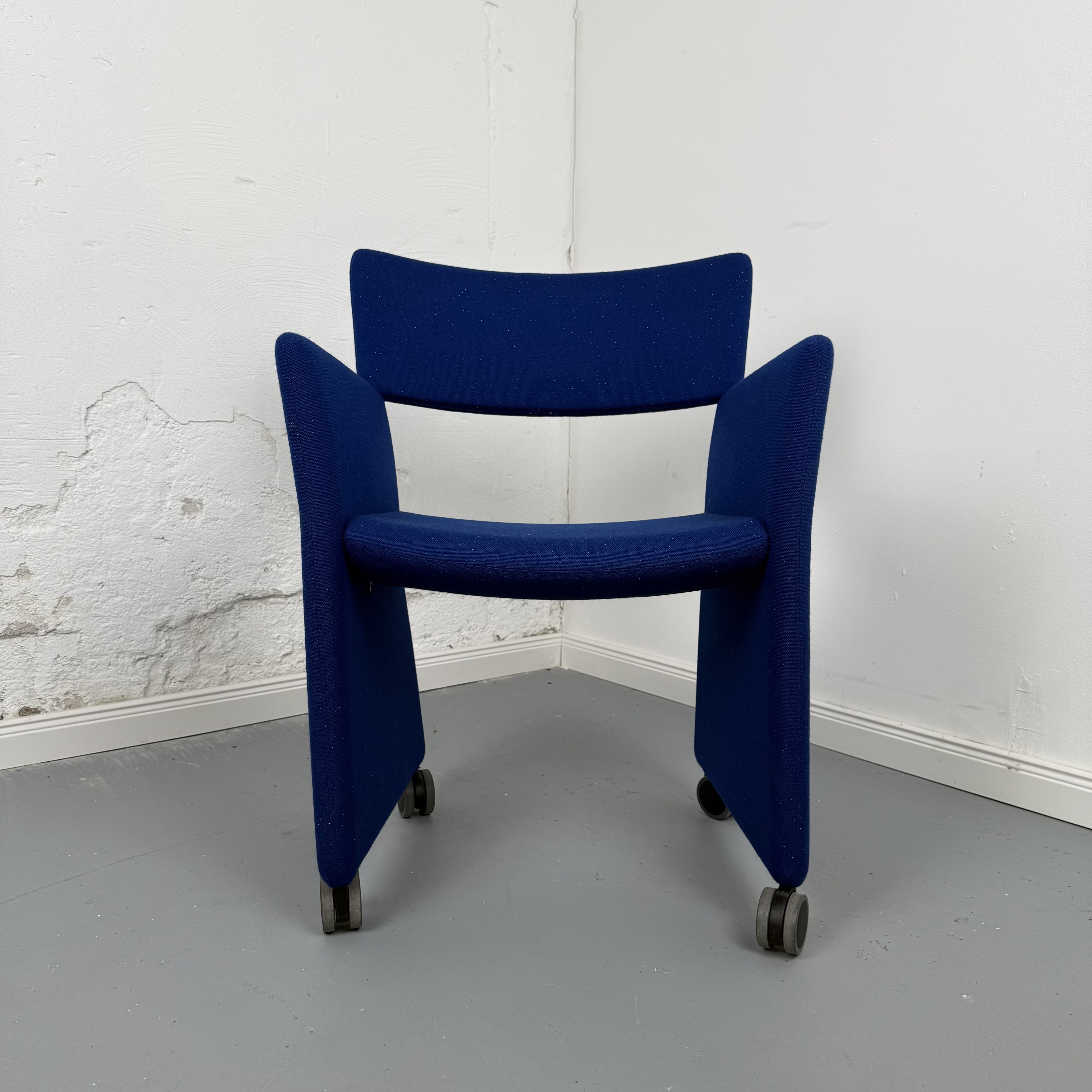 Crown Chair auf Rollen von Massproductions