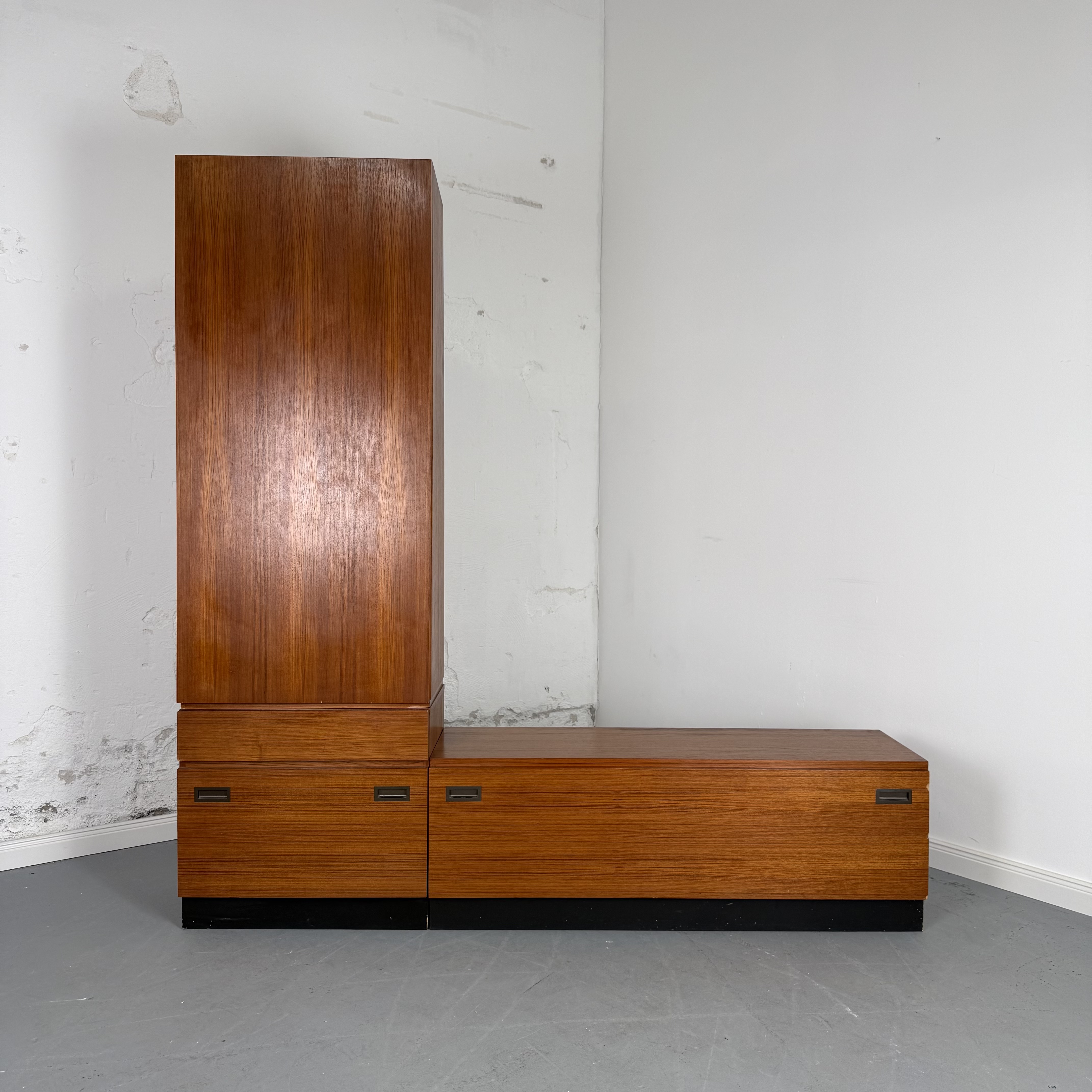 Garderobenset aus Teak – stilvoll & funktional Garderobenset aus Teak – stilvoll & funktional