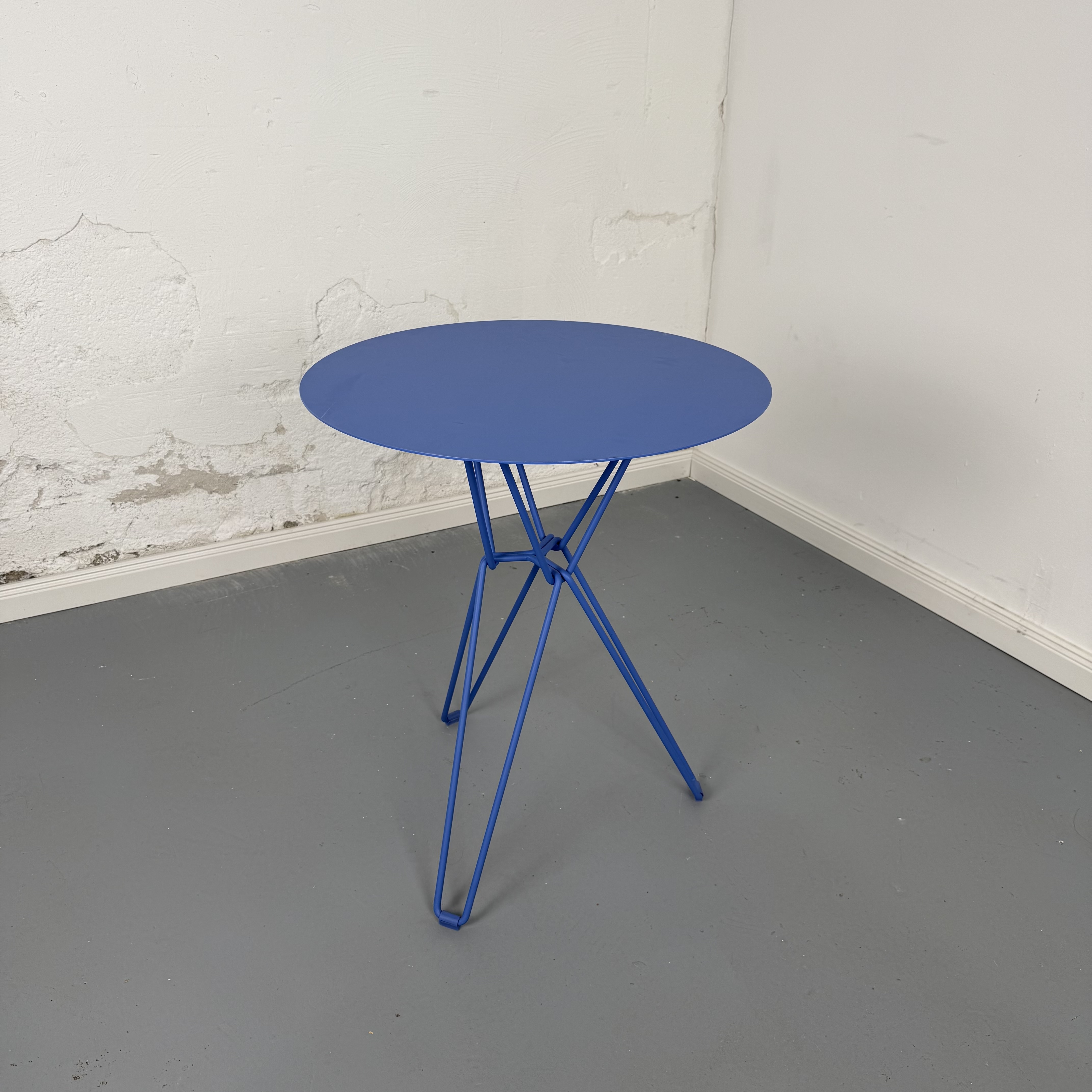 Tio Table von Massproductions