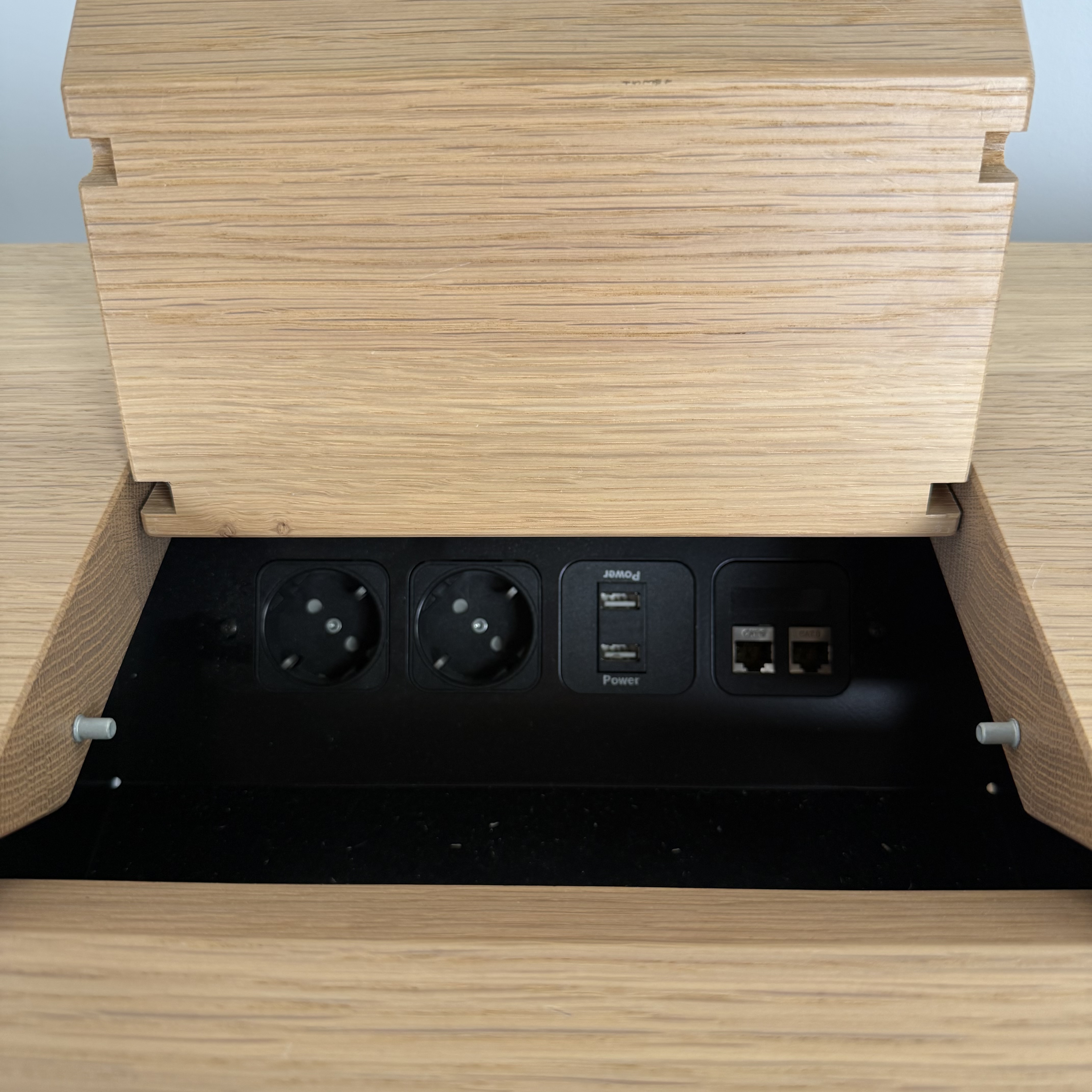 BuzziPicnic Desk aus Eiche von BuzziSpace BuzziPicnic Desk aus Eiche von BuzziSpace