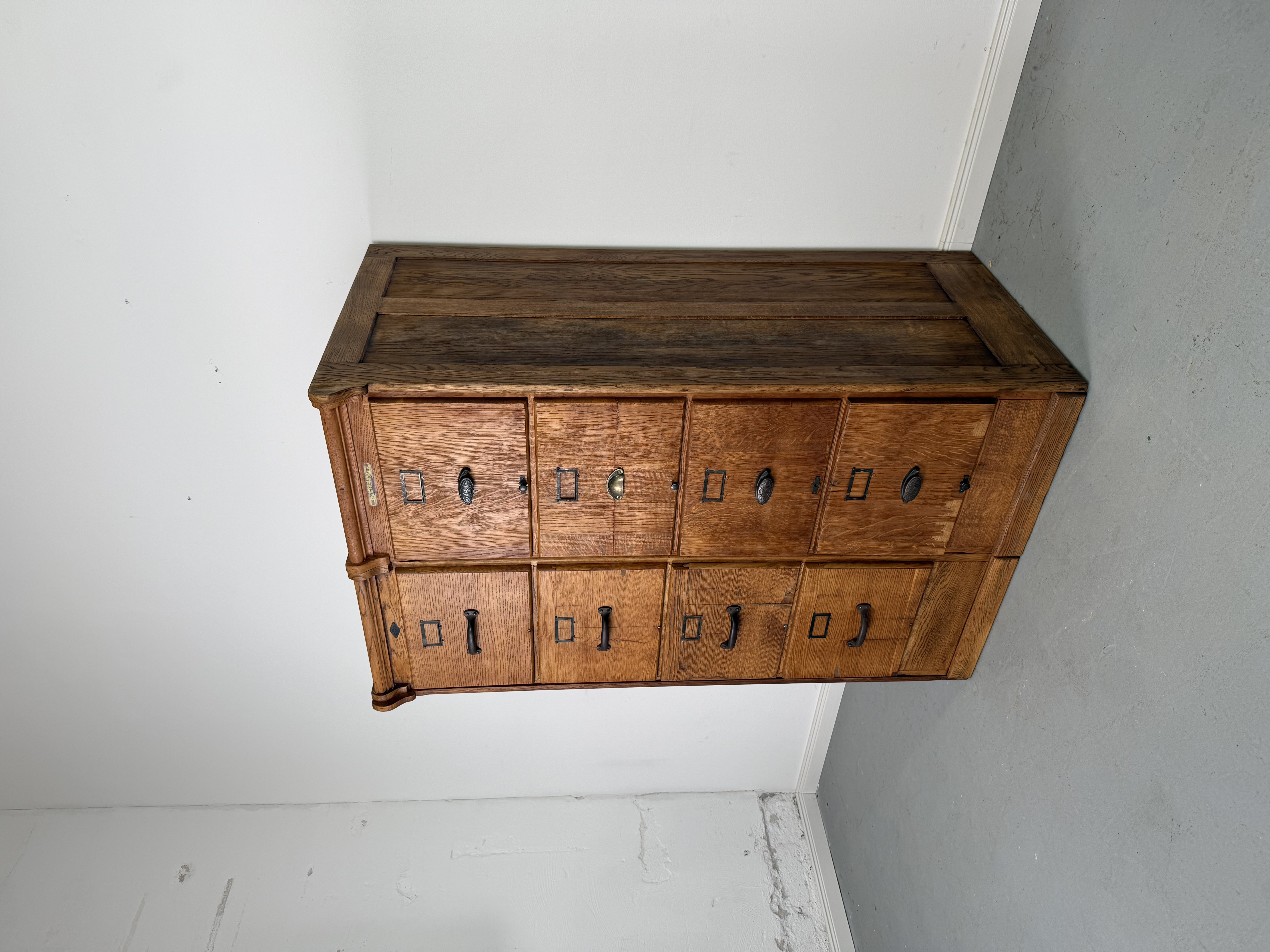 Seltener Art-Déco Aktenschrank aus massiver Eiche