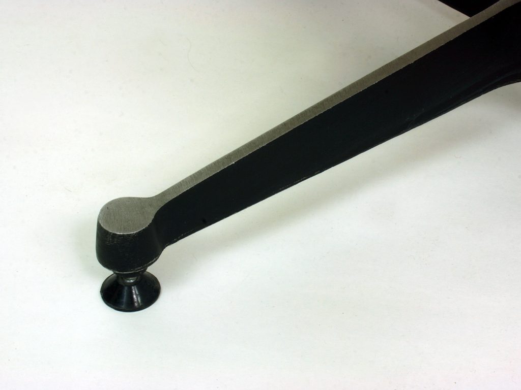 Charles & Ray Eames Tisch