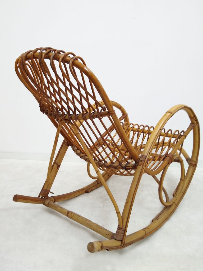 Rattan Schaukelstuhl