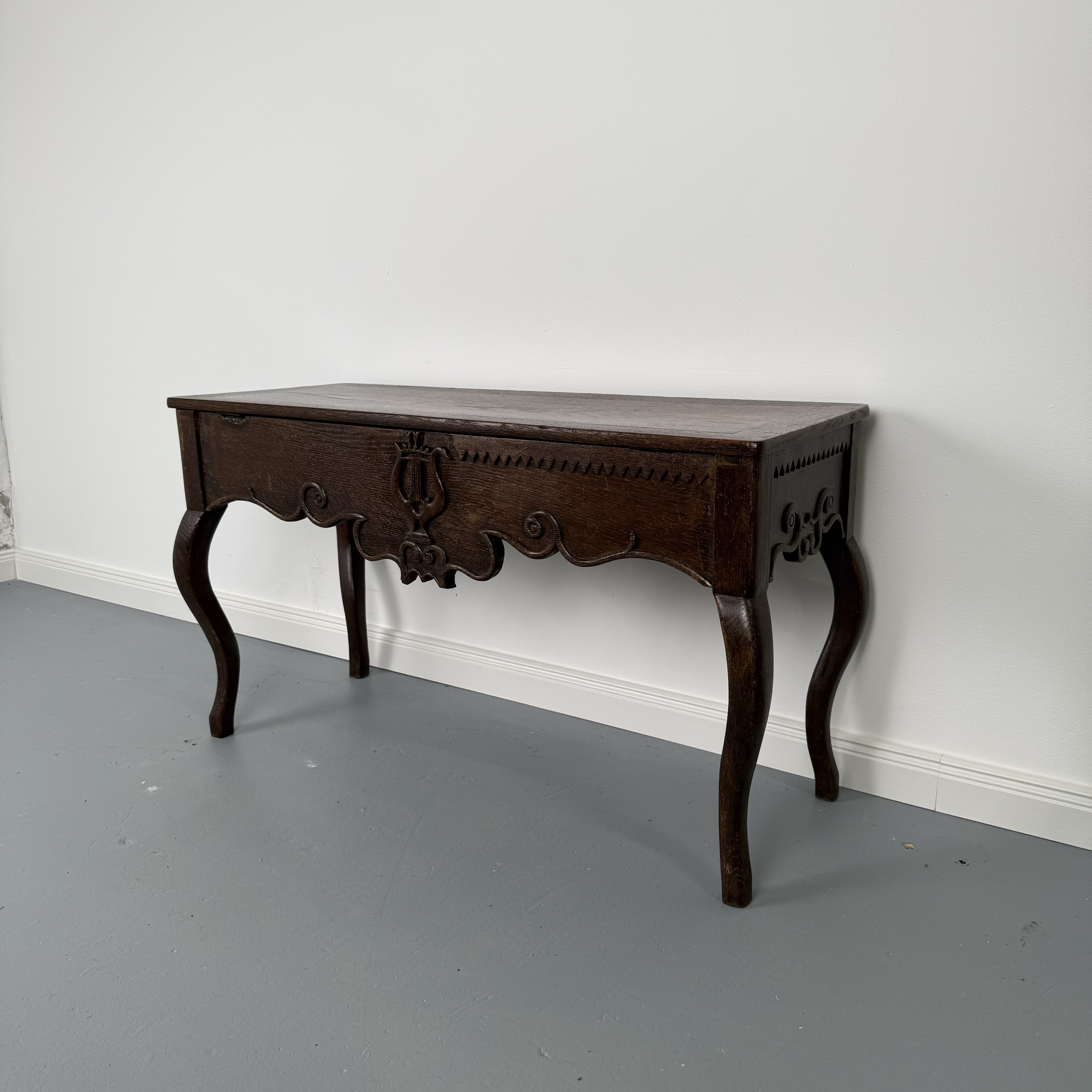 Wunderschöne Klavierbank aus dunklem Holz