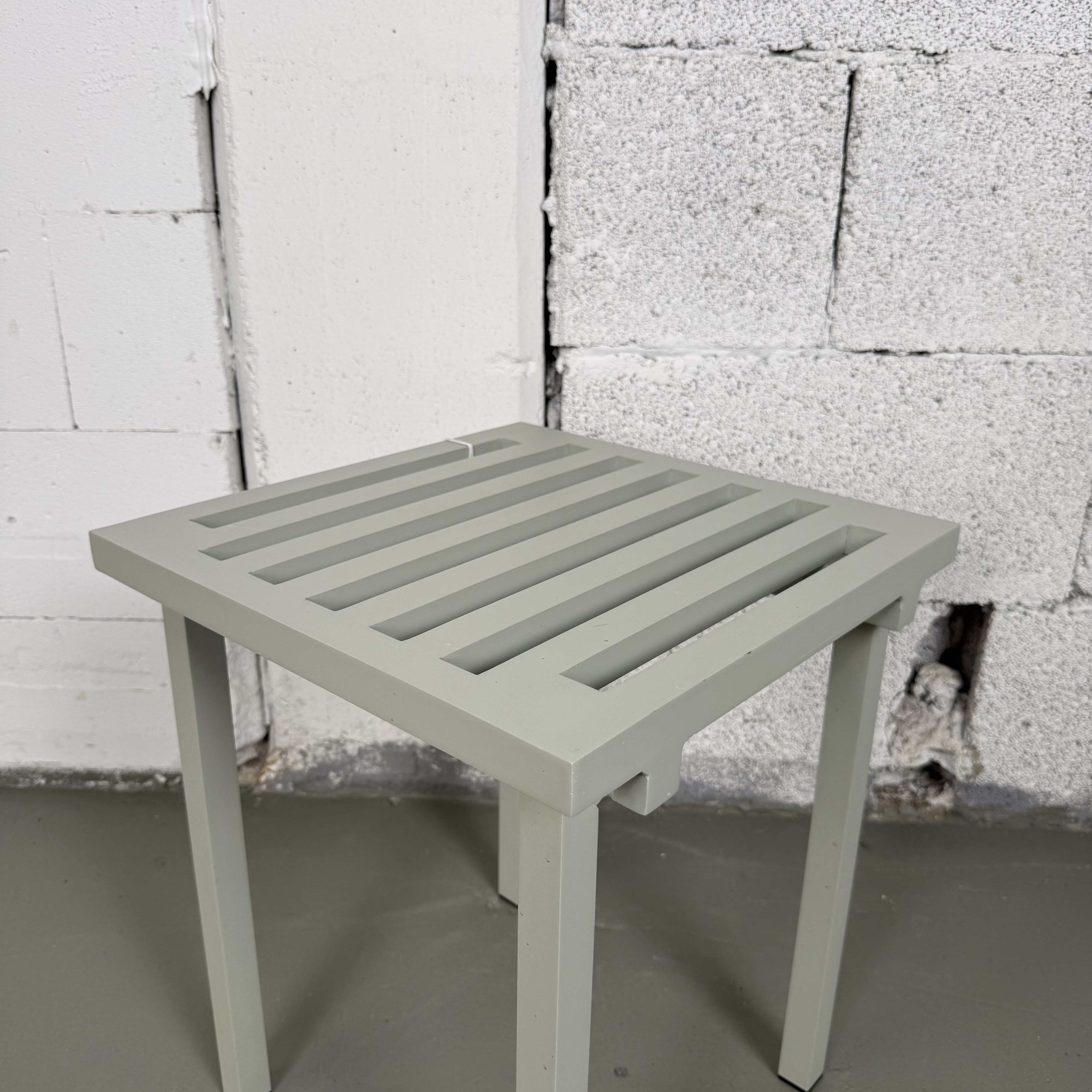 Nine 19 Outdoor Hocker