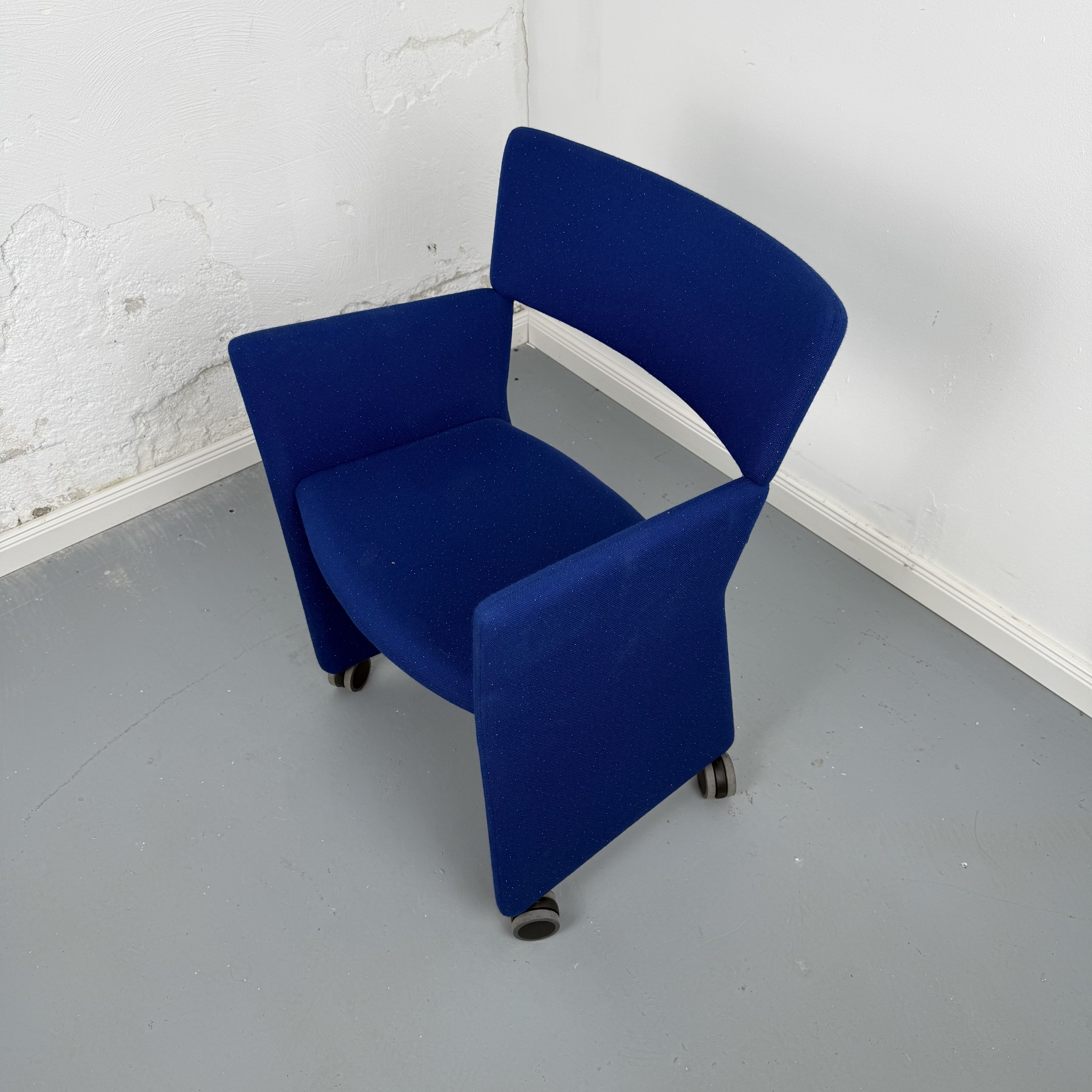 Crown Chair auf Rollen von Massproductions