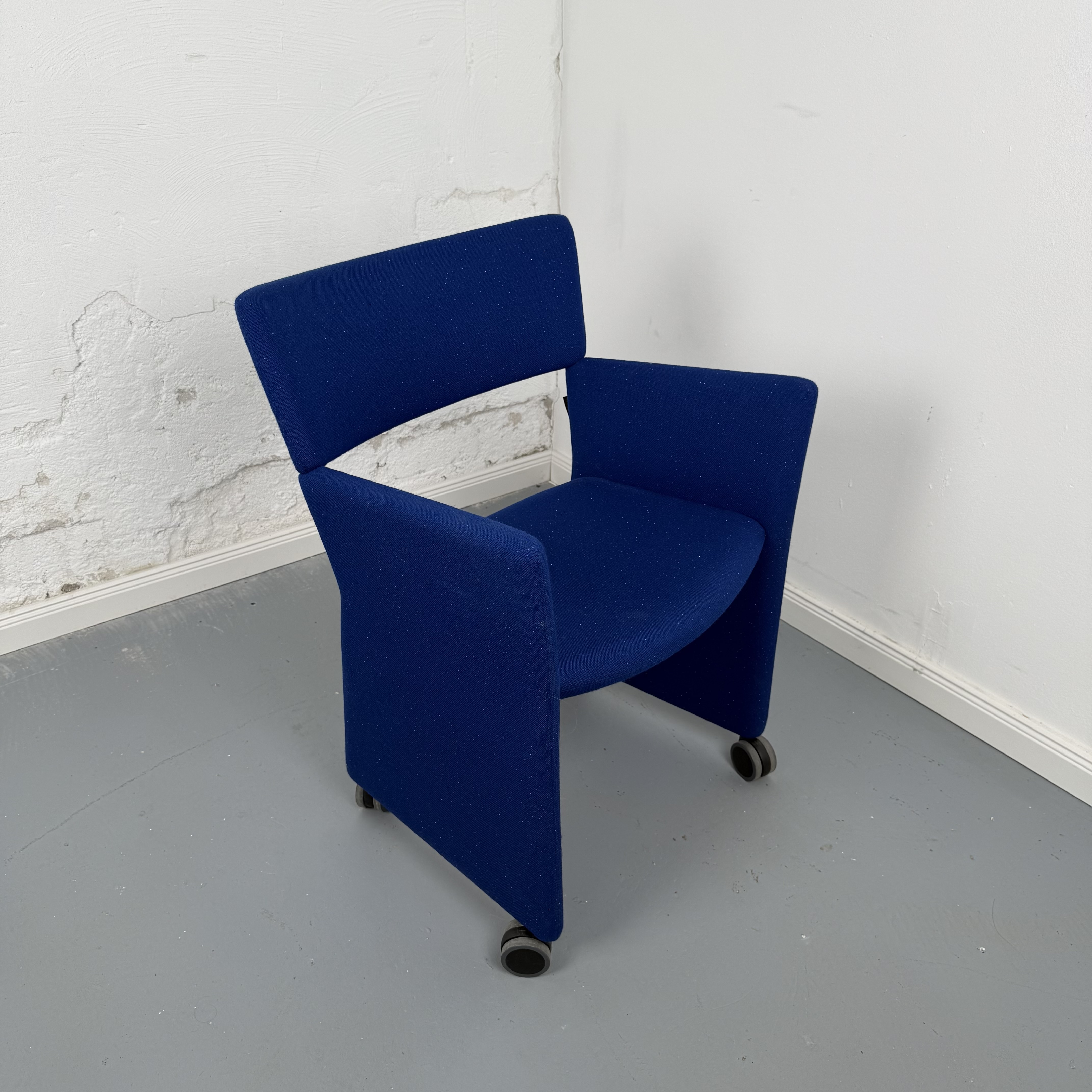 Crown Chair auf Rollen von Massproductions