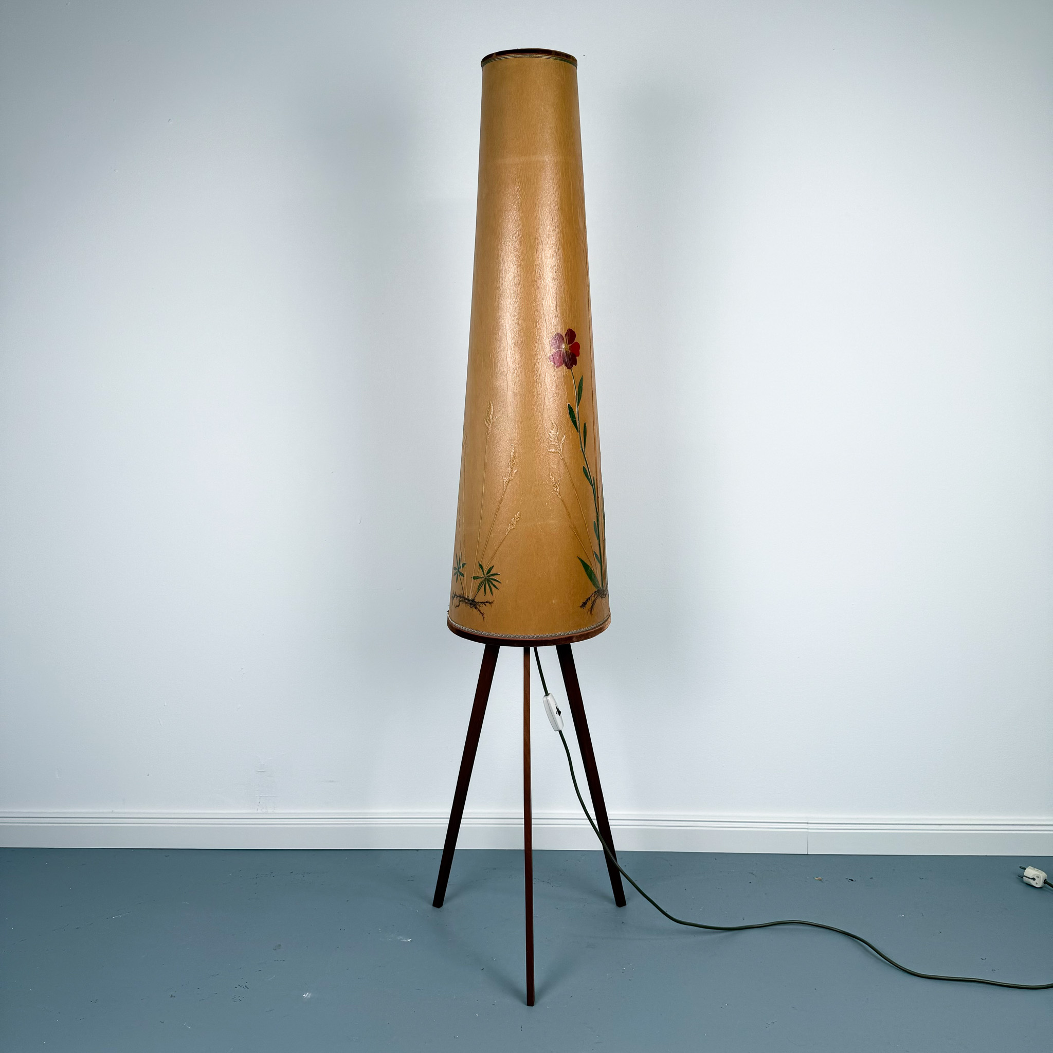 Vintage Dreibein-Stehlampe mit floralem Schirm