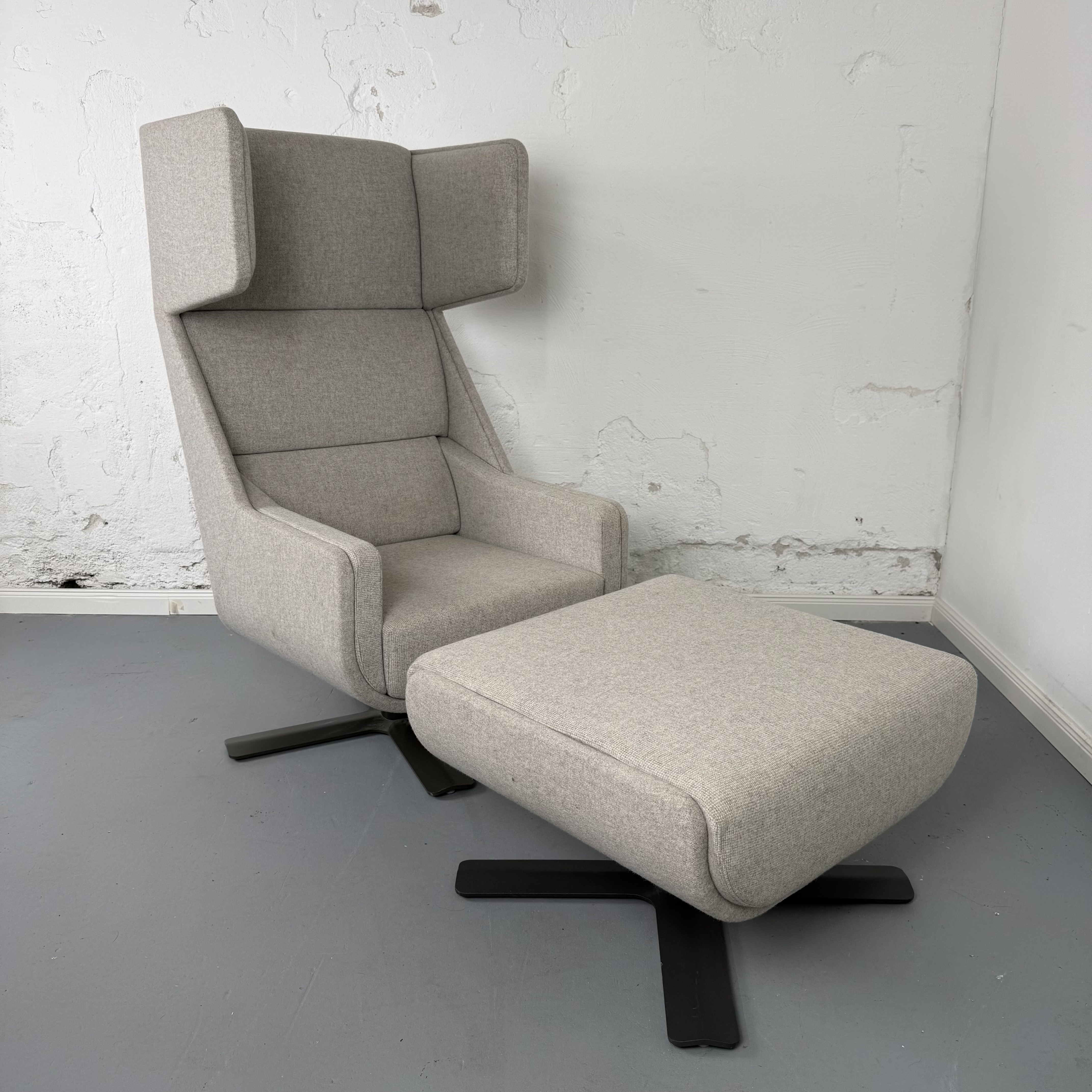 BuzziMe Sessel mit Ottoman von Axel Enthoven für BuzziSpace