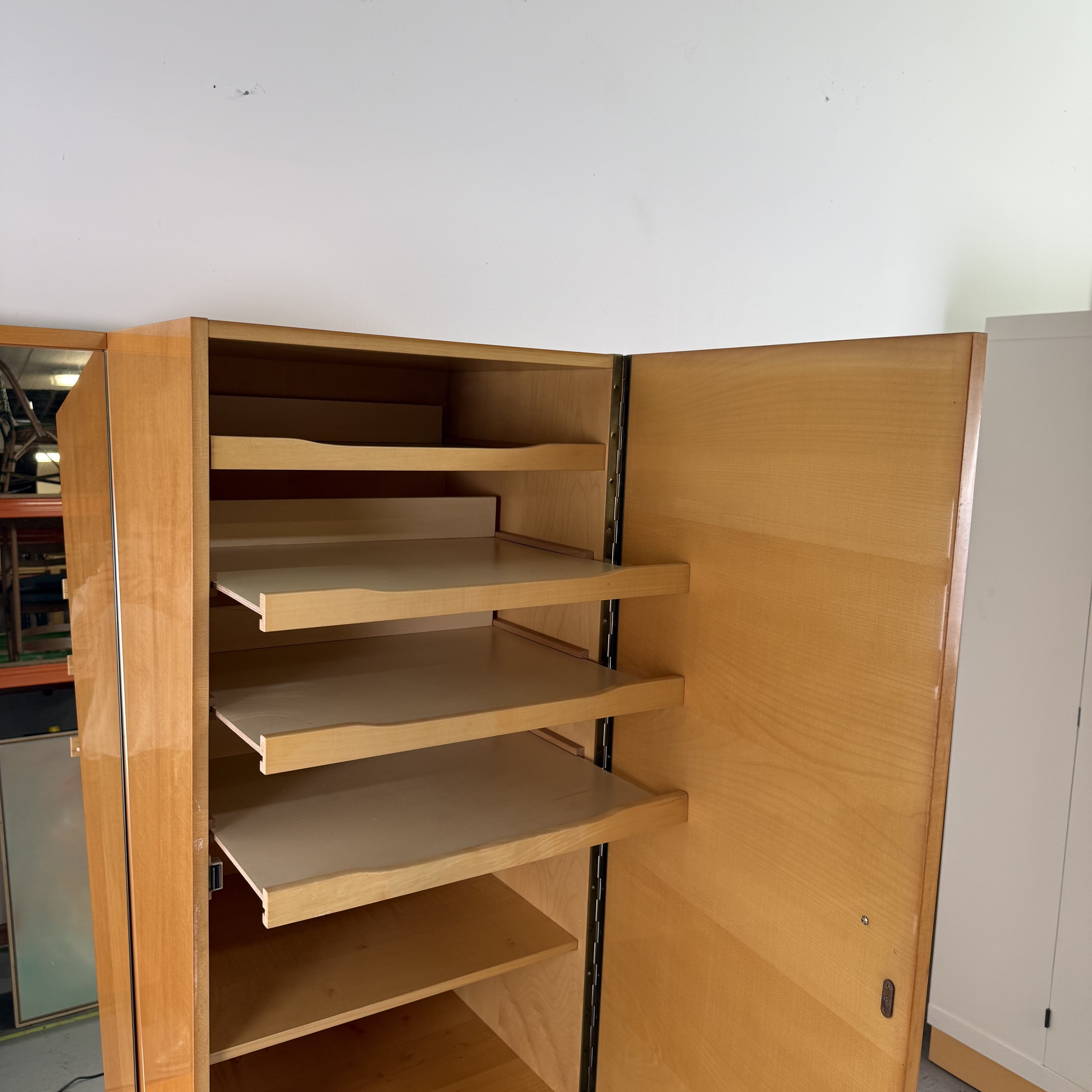 schicker 60er Jahre Spiegelschrank