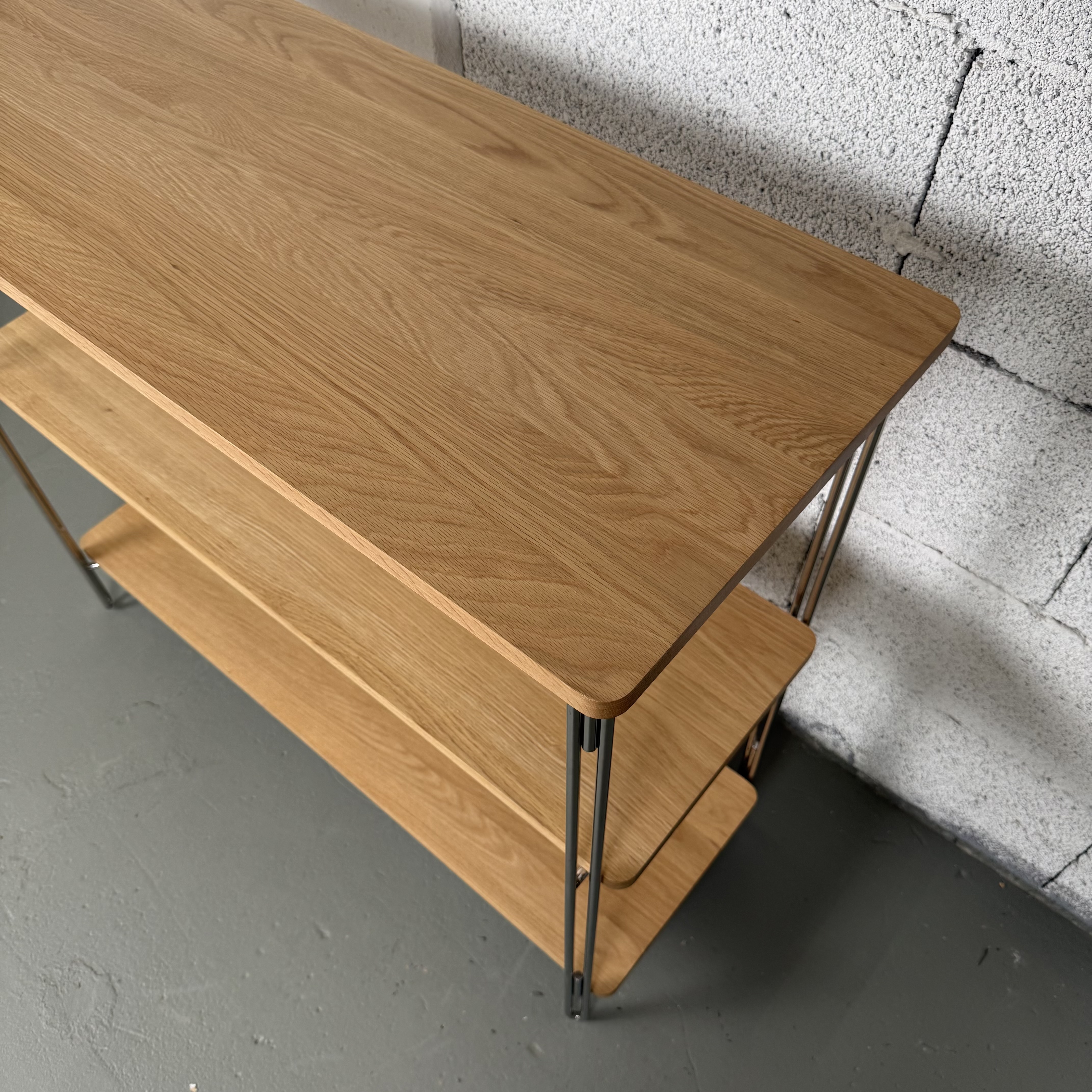 Inline Standregal von NINE aus Eiche und poliertem Edelstahl
