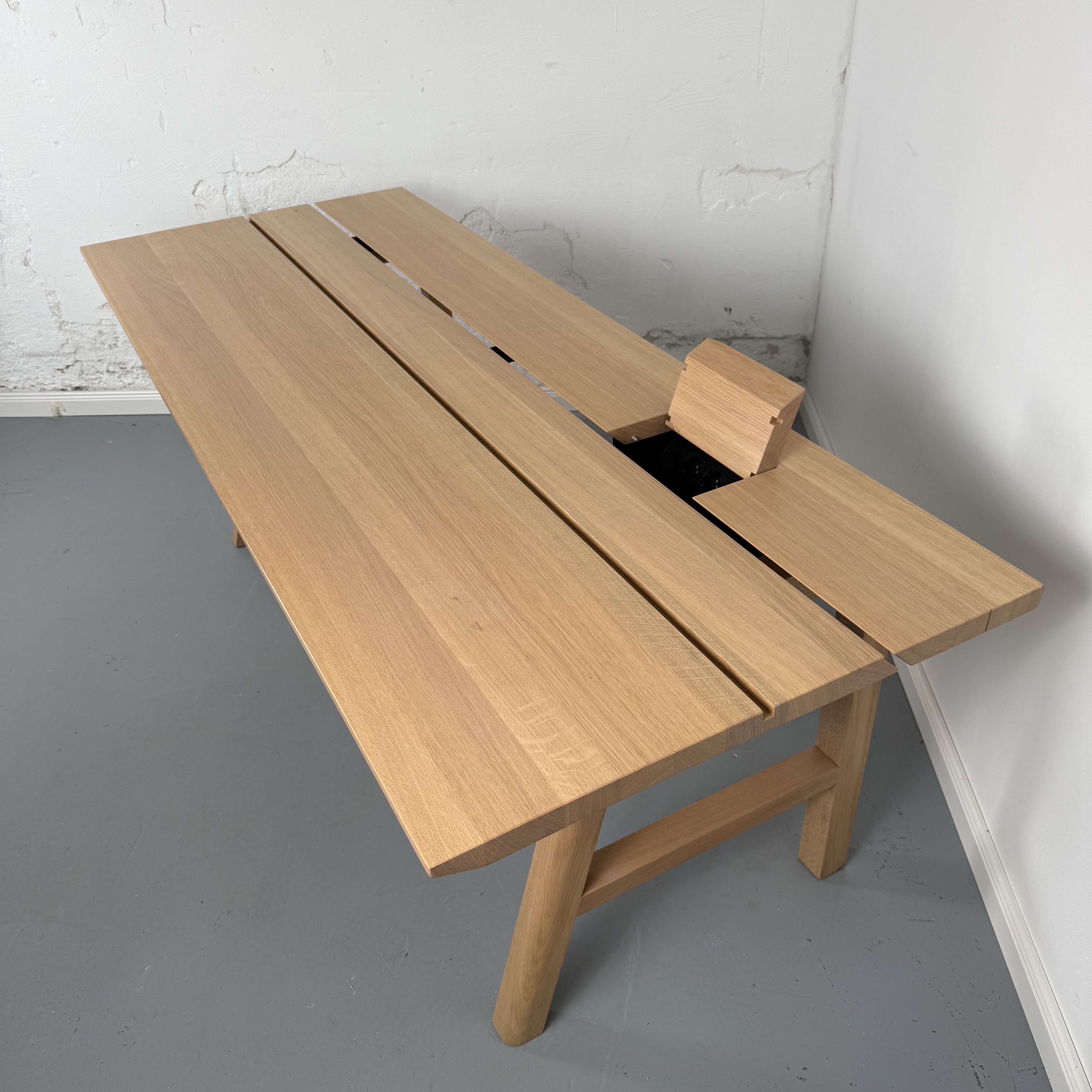 BuzziPicnic Desk aus Eiche von BuzziSpace BuzziPicnic Desk aus Eiche von BuzziSpace