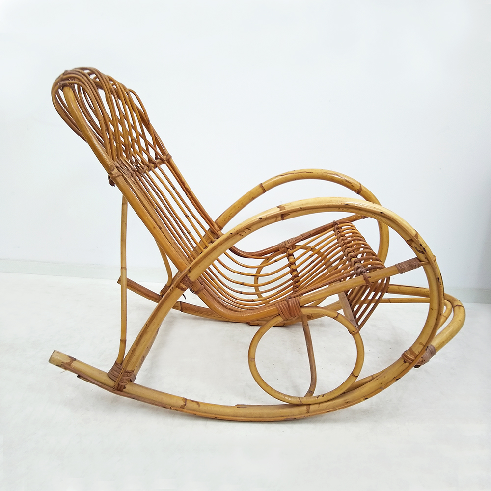 Rattan Schaukelstuhl