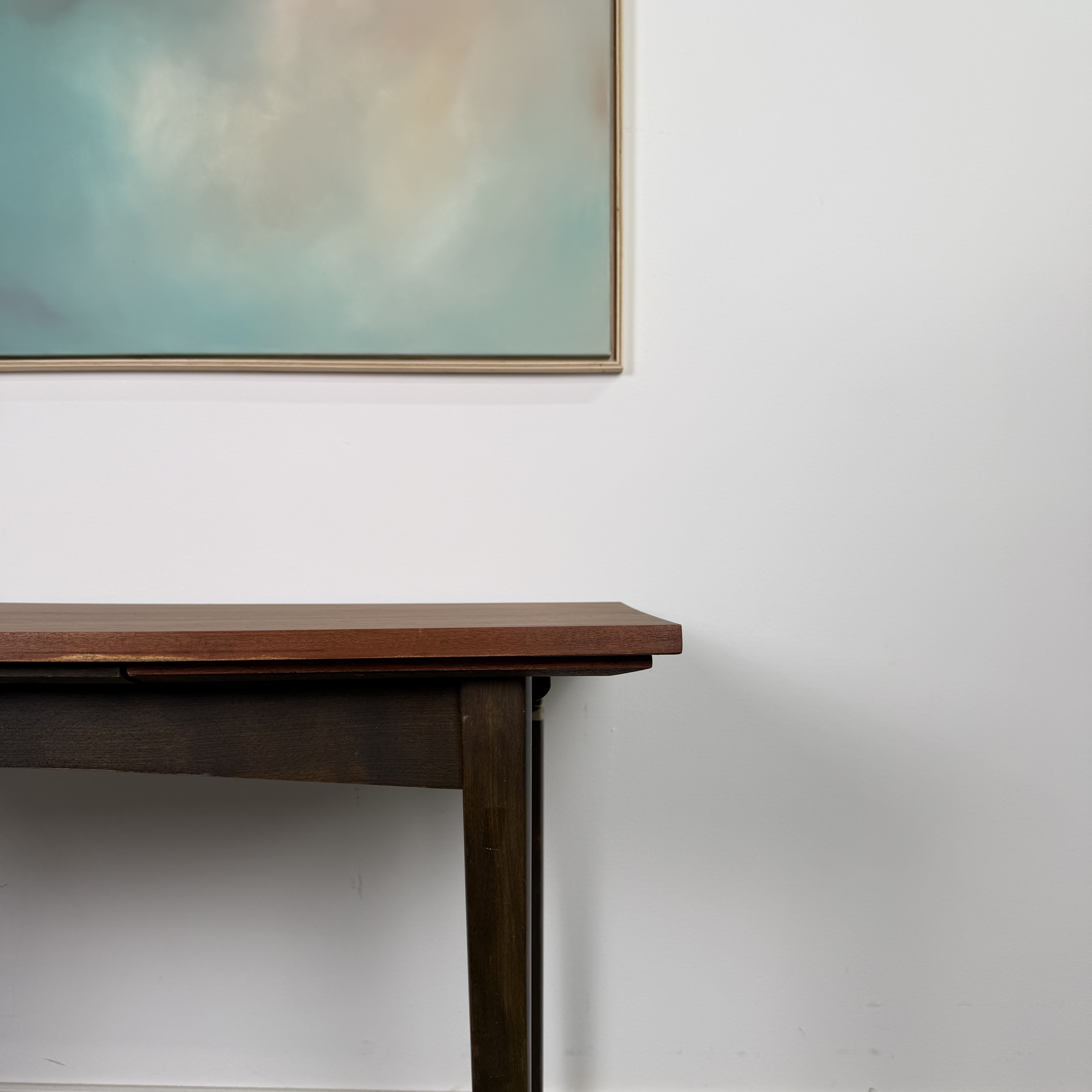 schicker dunkler 60er Jahre Tisch