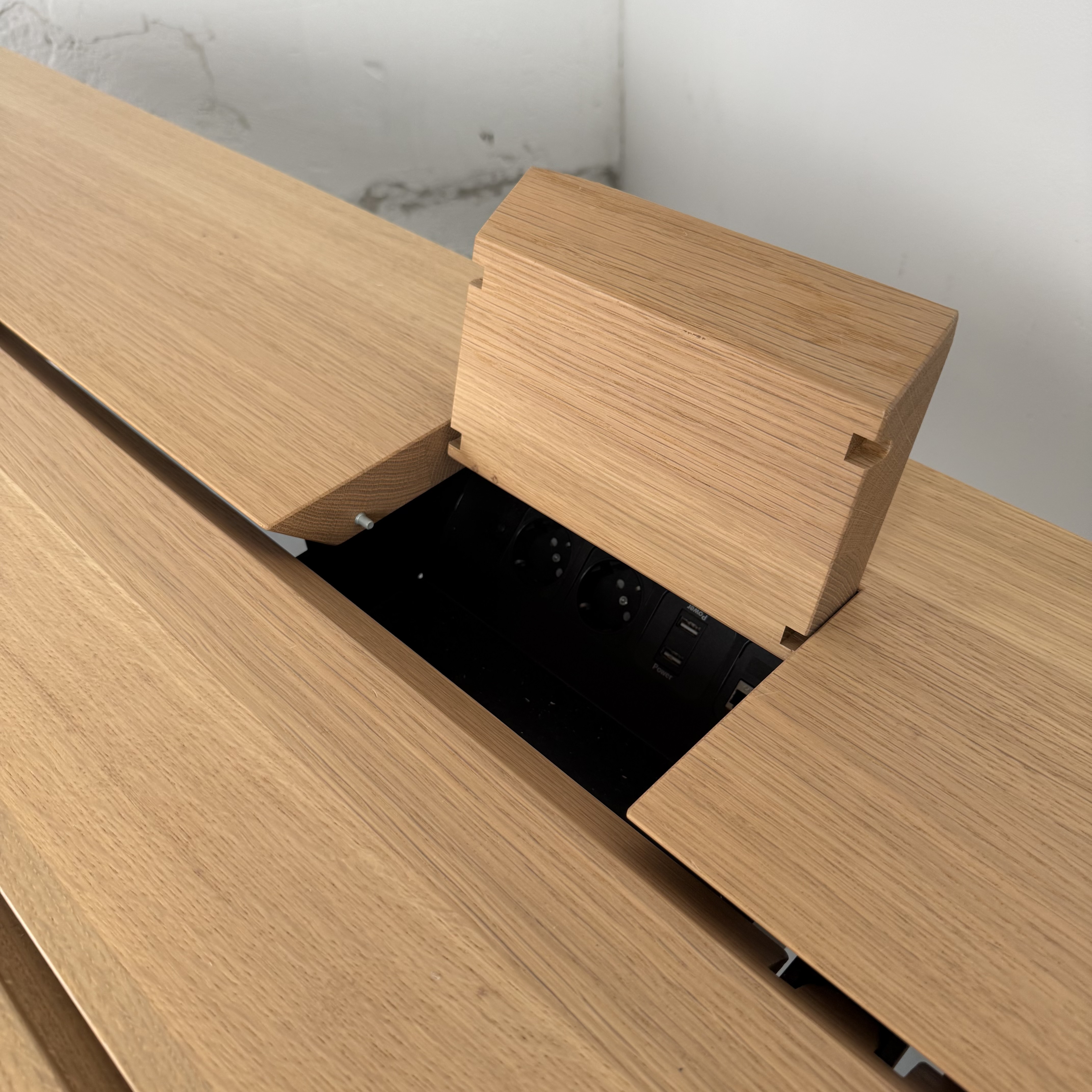 BuzziPicnic Desk aus Eiche von BuzziSpace BuzziPicnic Desk aus Eiche von BuzziSpace