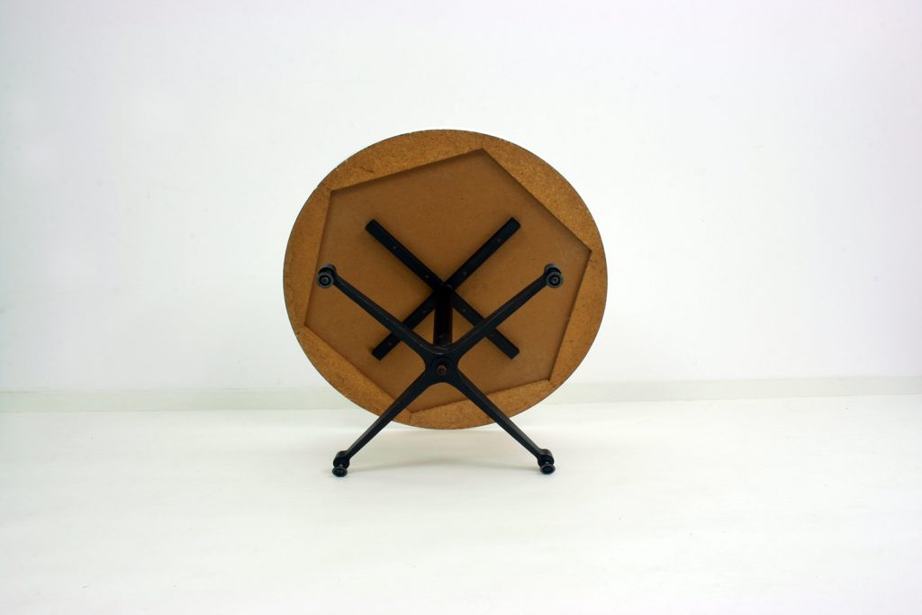 Charles & Ray Eames Tisch