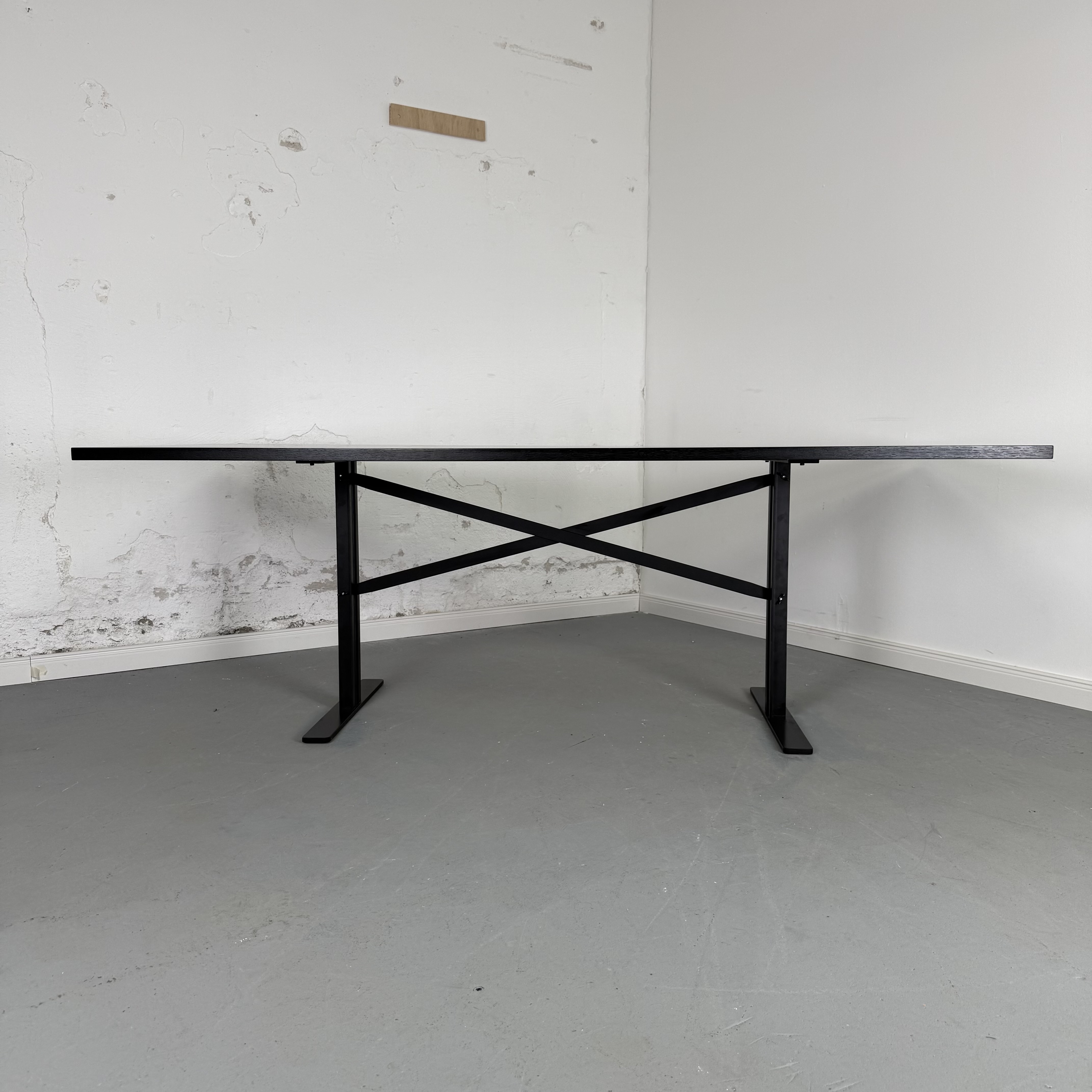 Ferric Tisch von Chris Martin für Massproduction