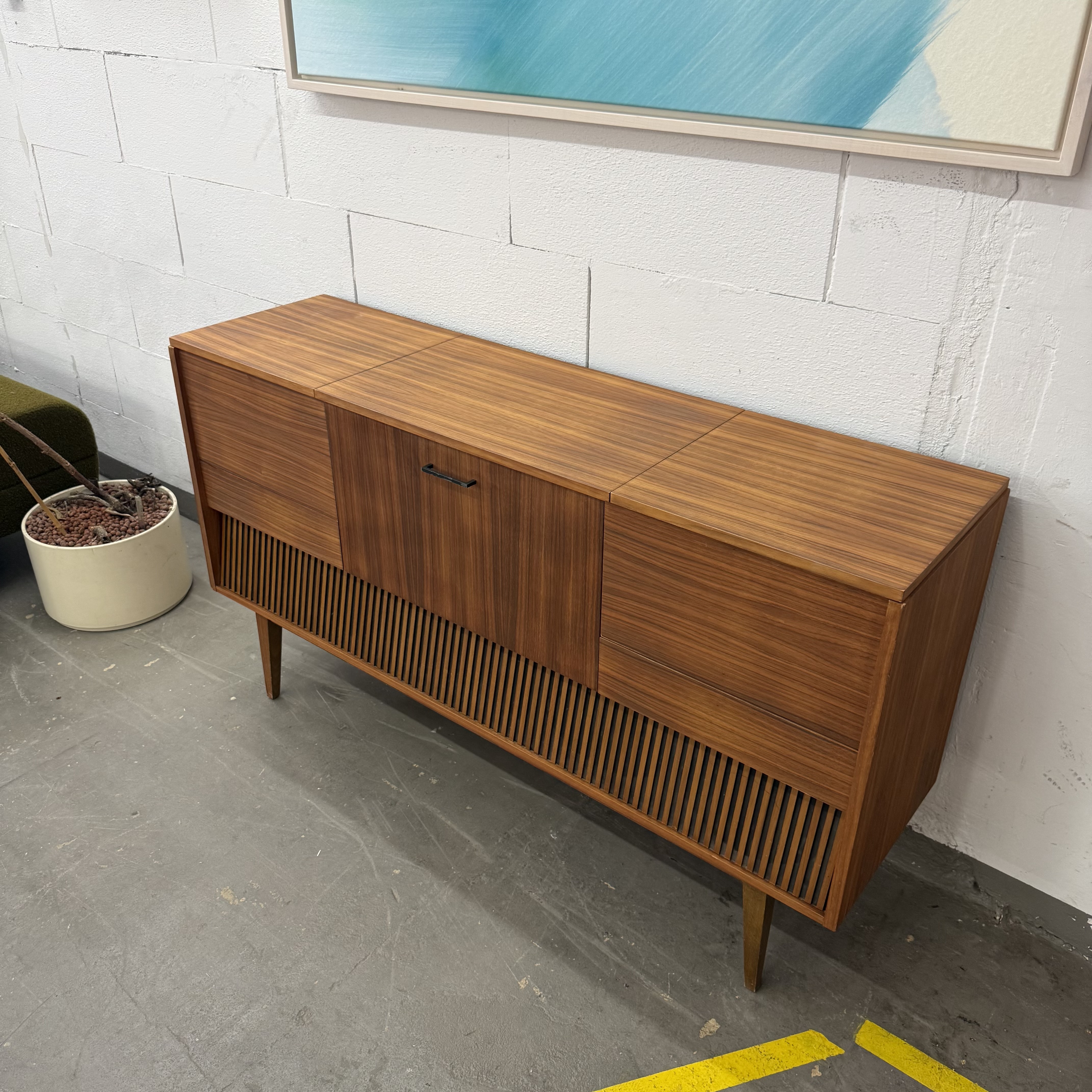 wunderschönes 60er Jahre Musiksideboard