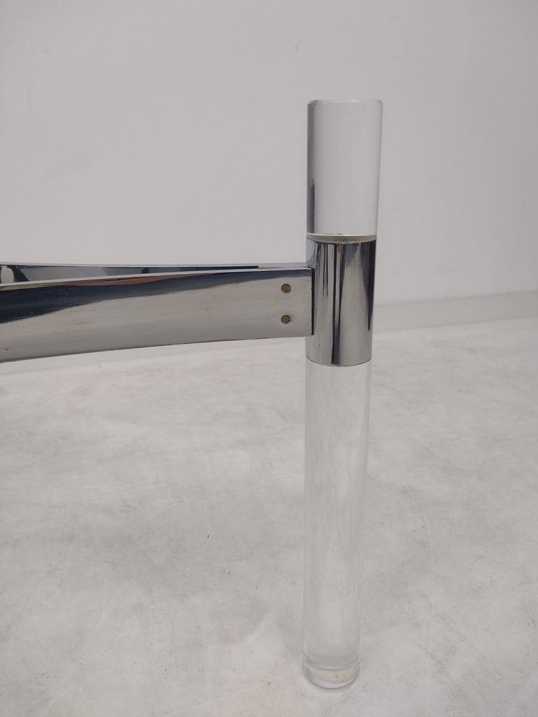Couchtisch aus Lucite, Glas und Chrommetall