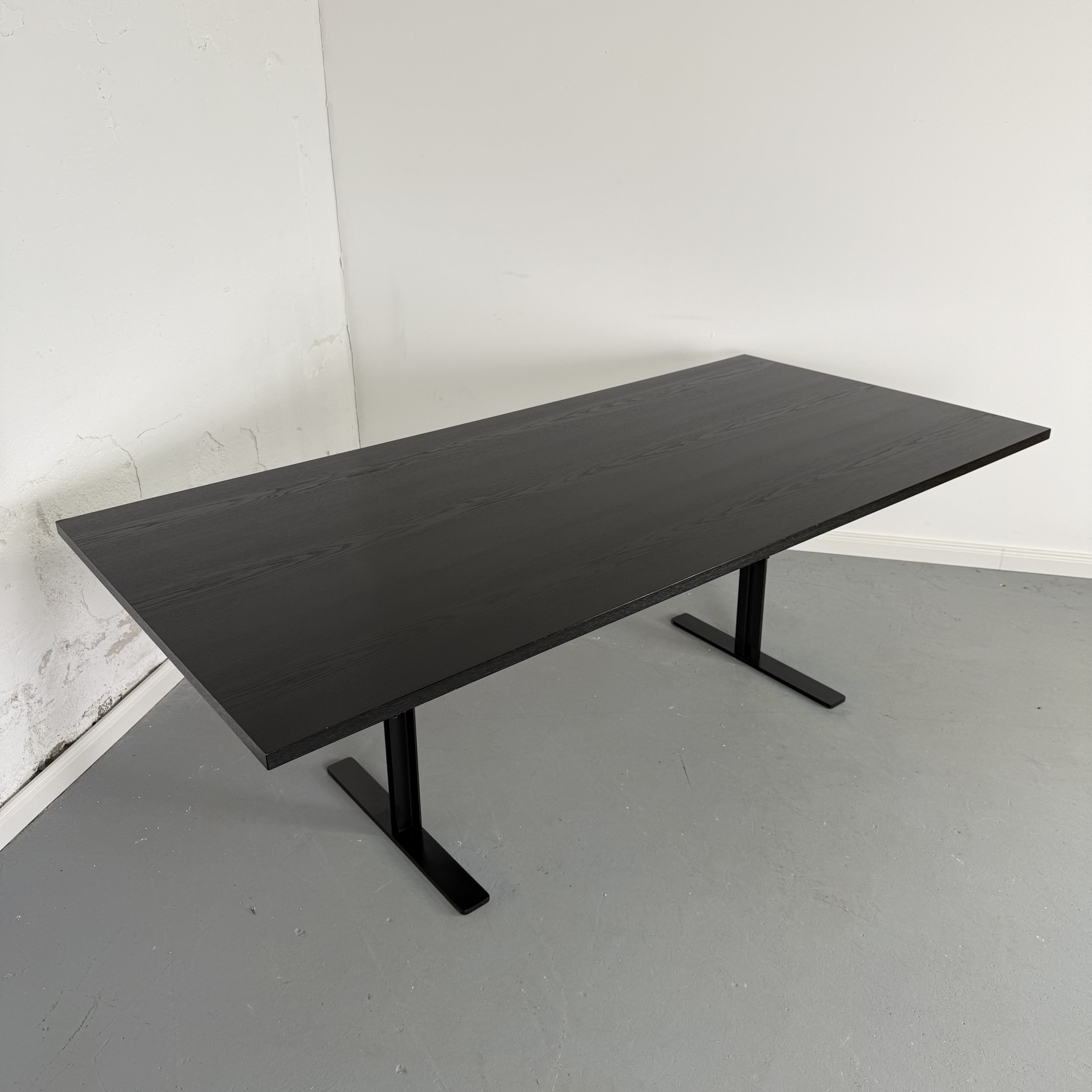 Ferric Tisch von Chris Martin für Massproduction